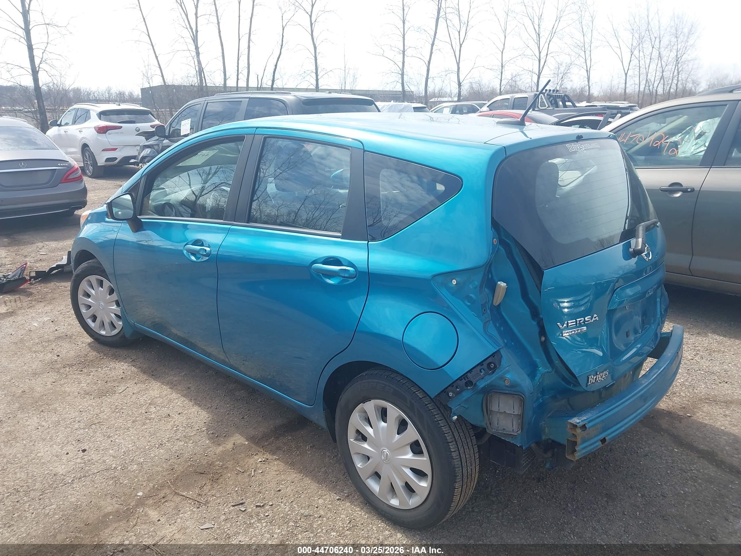 NISSAN VERSA image 3
