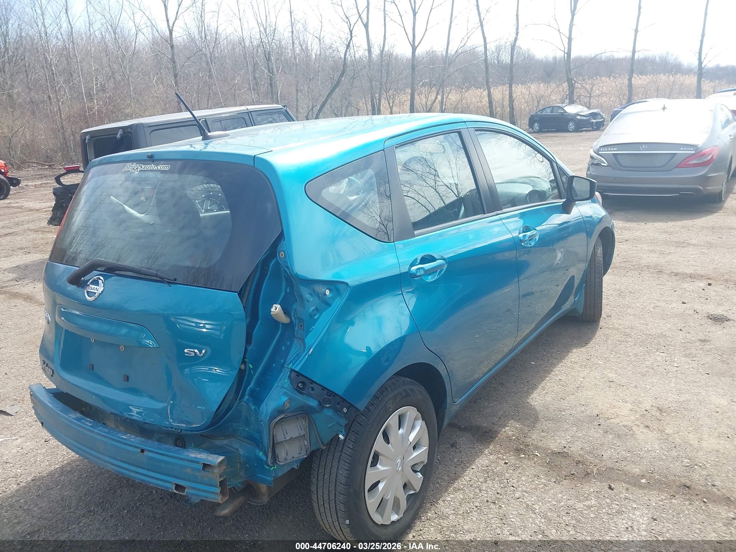 NISSAN VERSA image 4