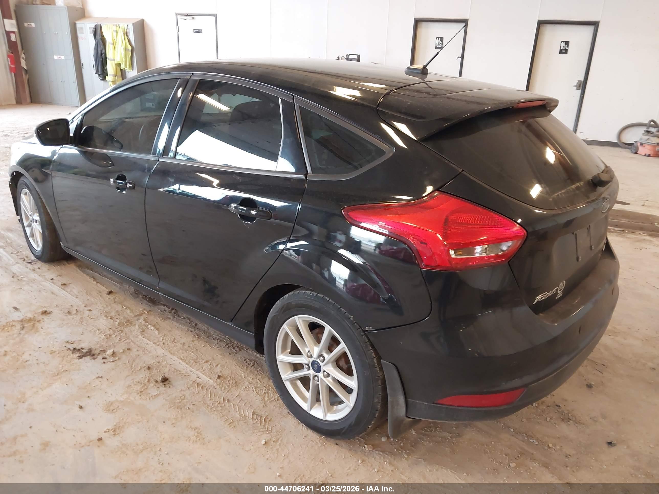 FORD FOCUS image 3