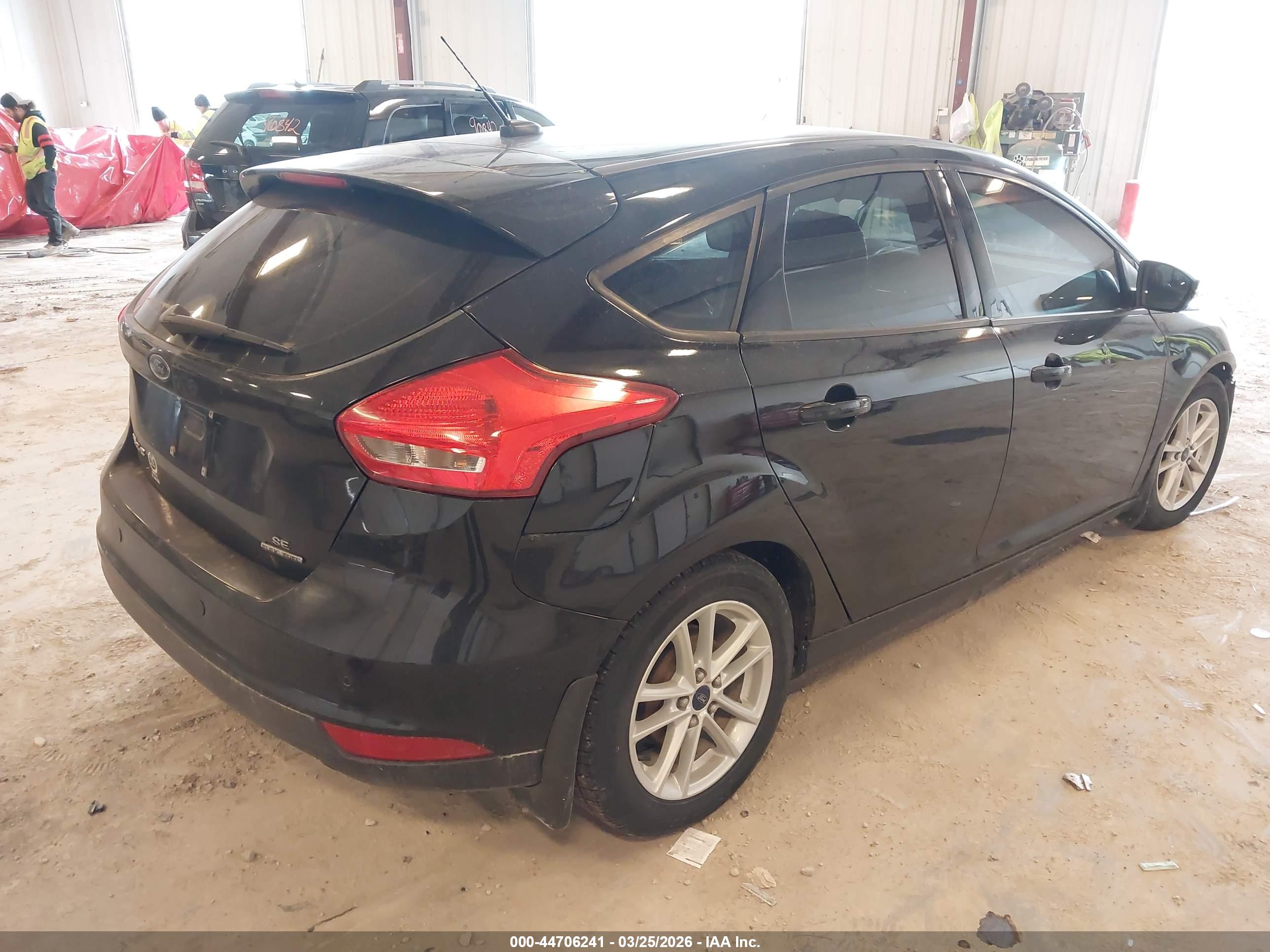 FORD FOCUS image 4