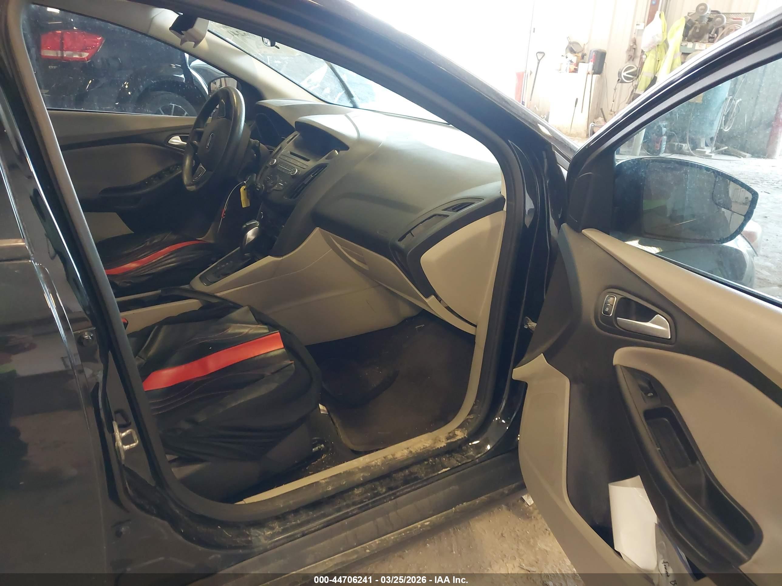 FORD FOCUS image 5