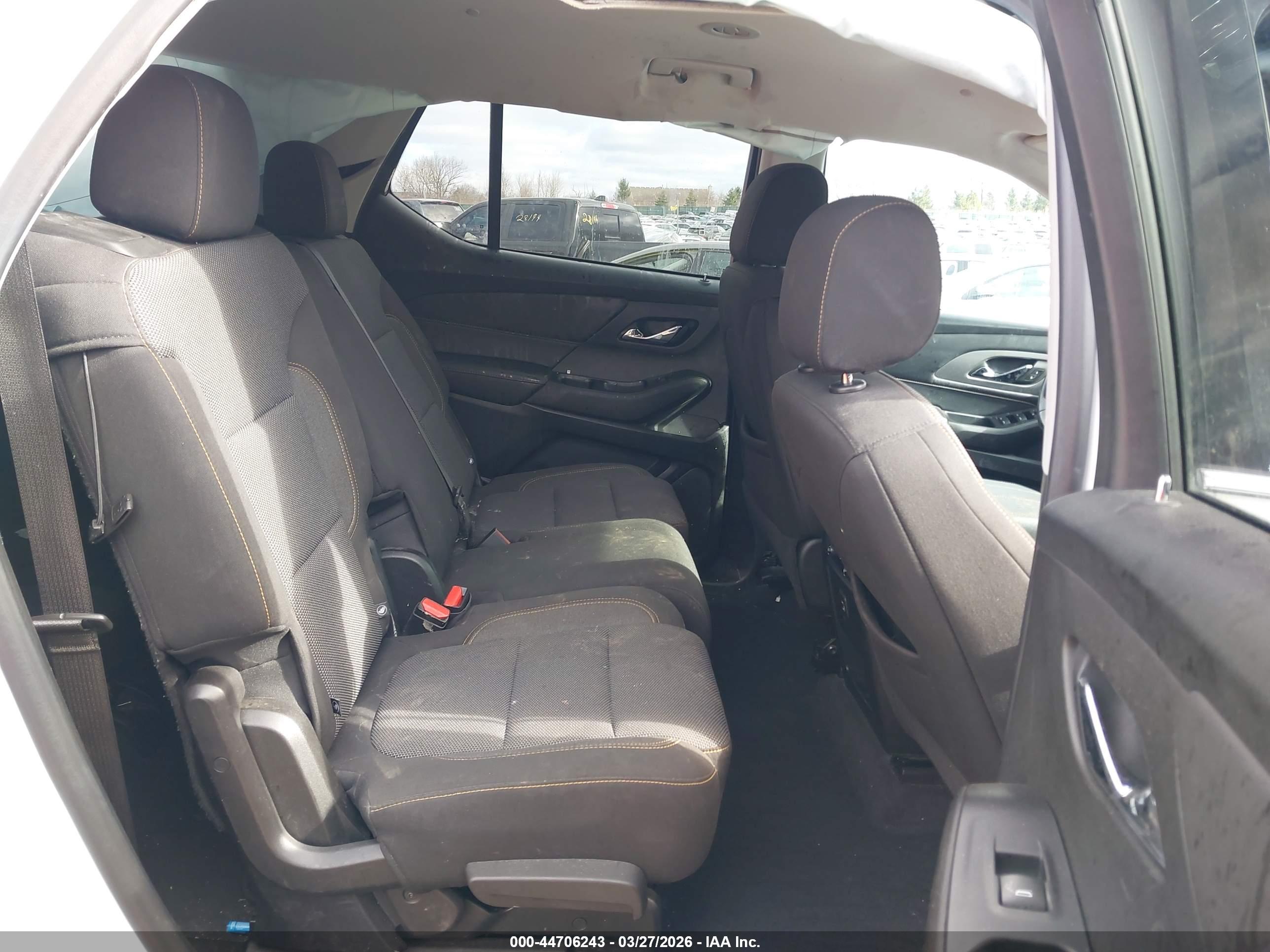 CHEVROLET TRAVERSE image 8