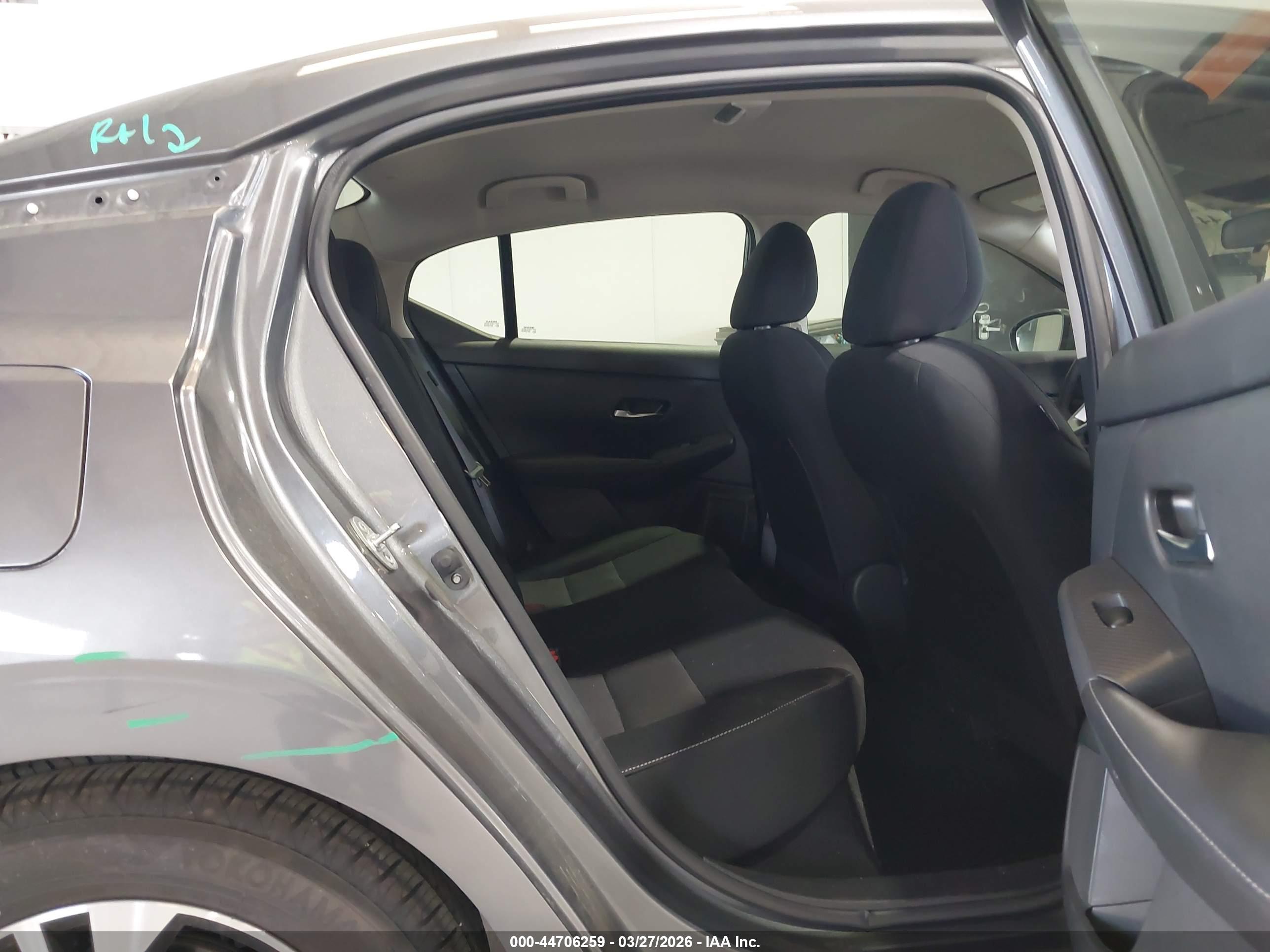 NISSAN SENTRA image 8