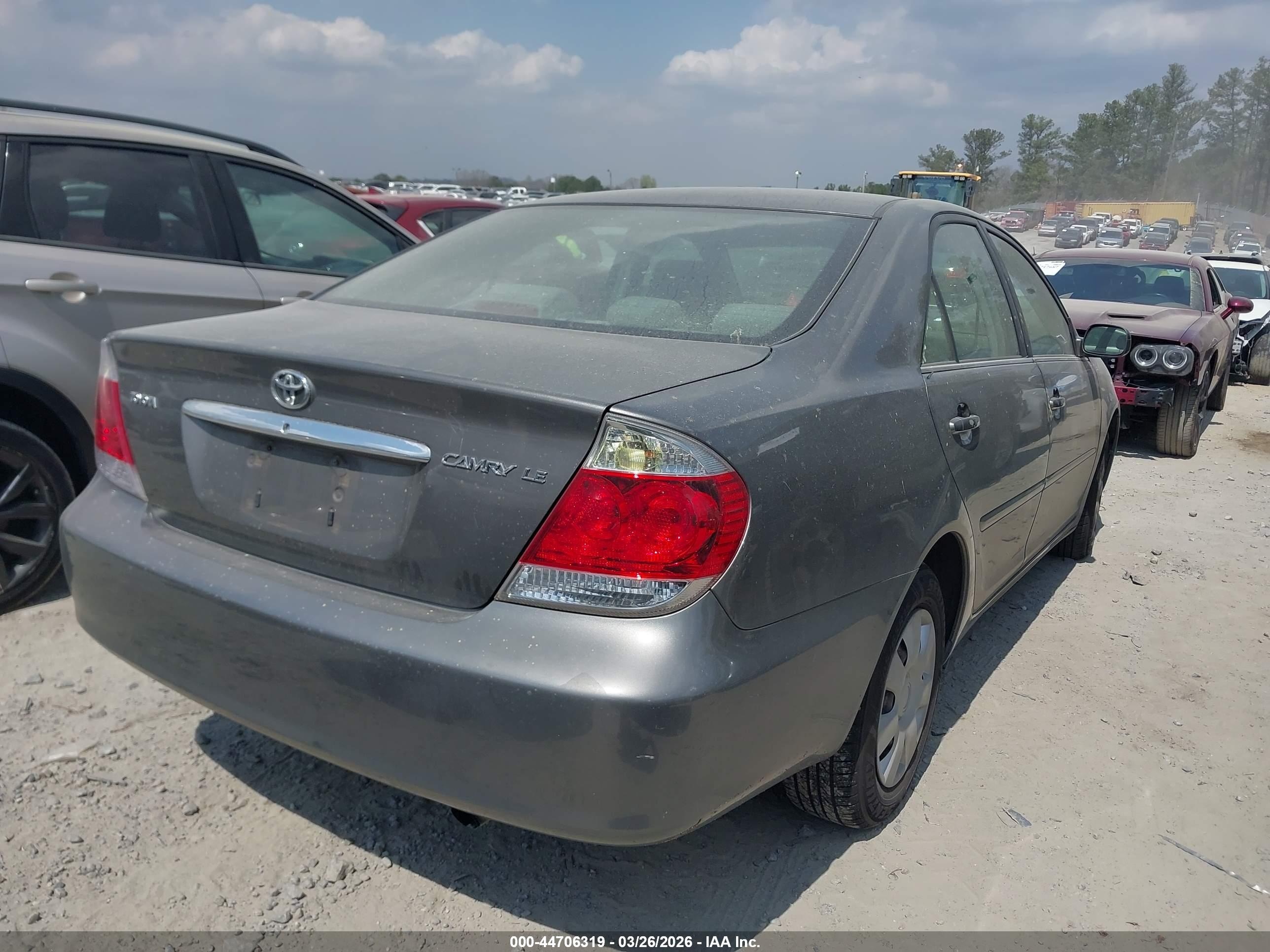 TOYOTA CAMRY image 4