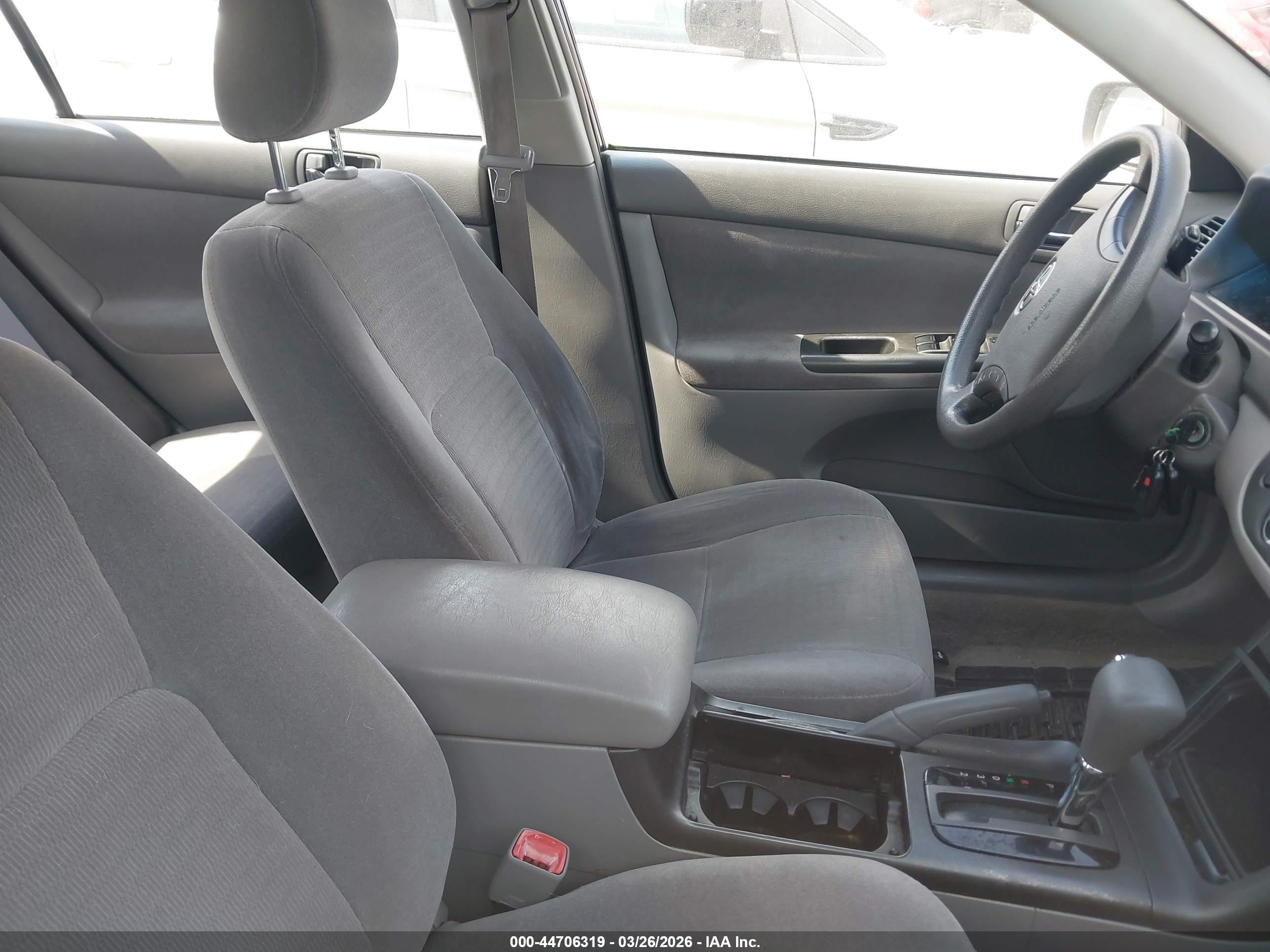 TOYOTA CAMRY image 5