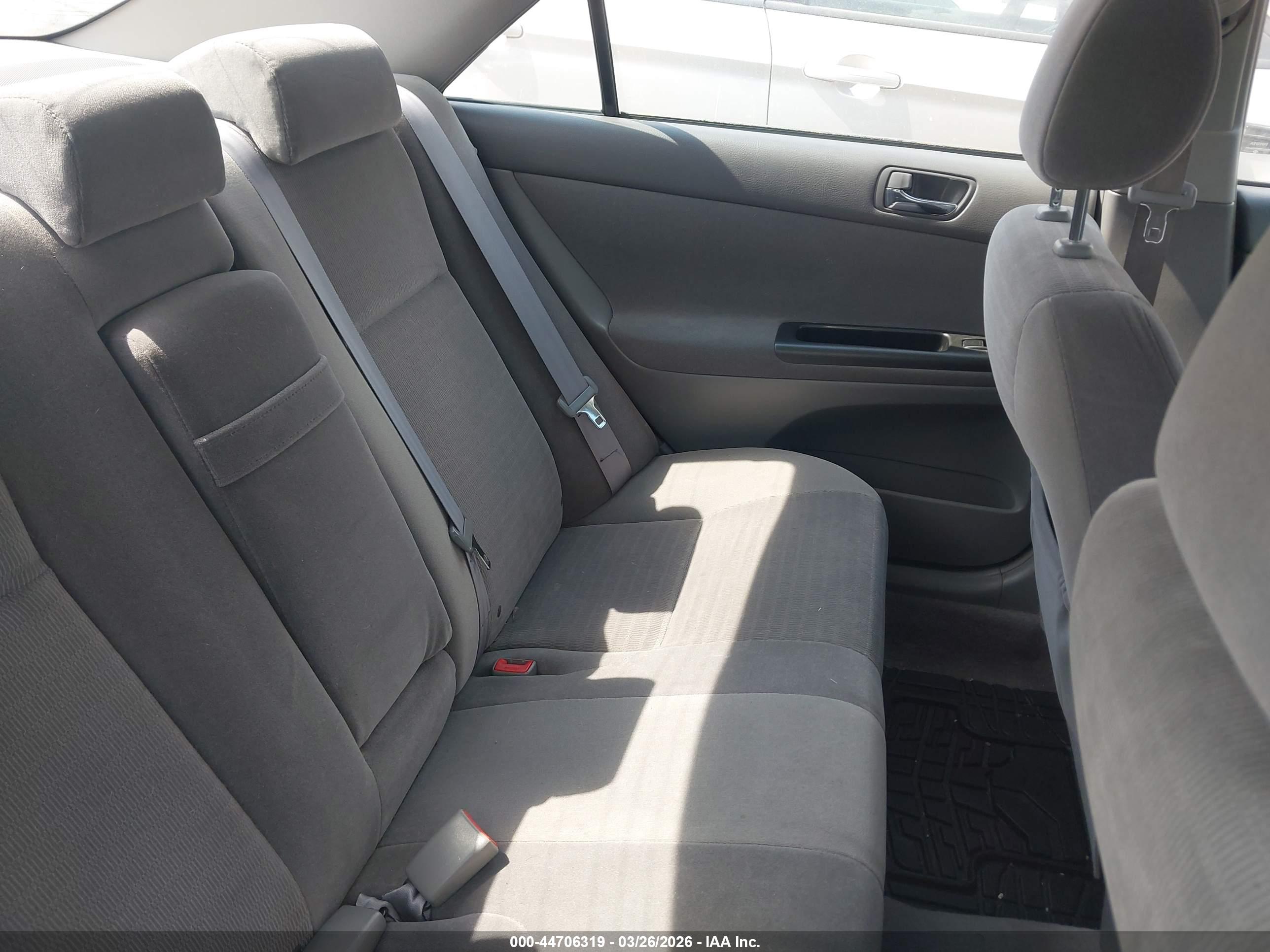 TOYOTA CAMRY image 8