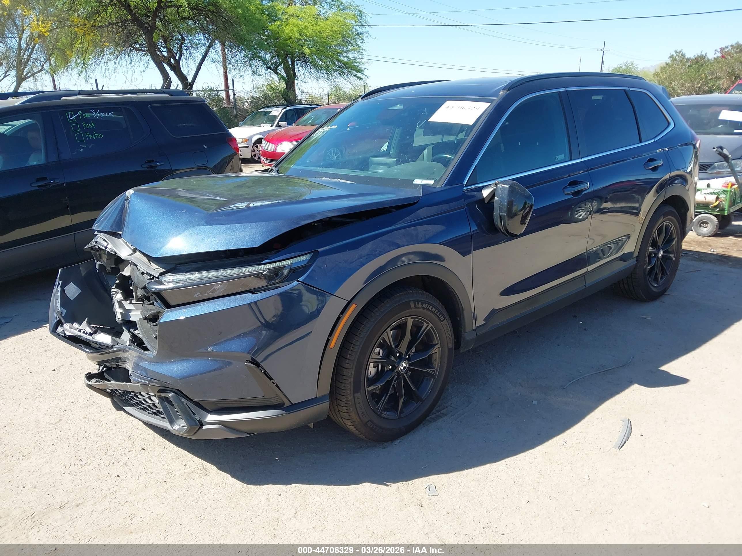 HONDA CR-V image 2
