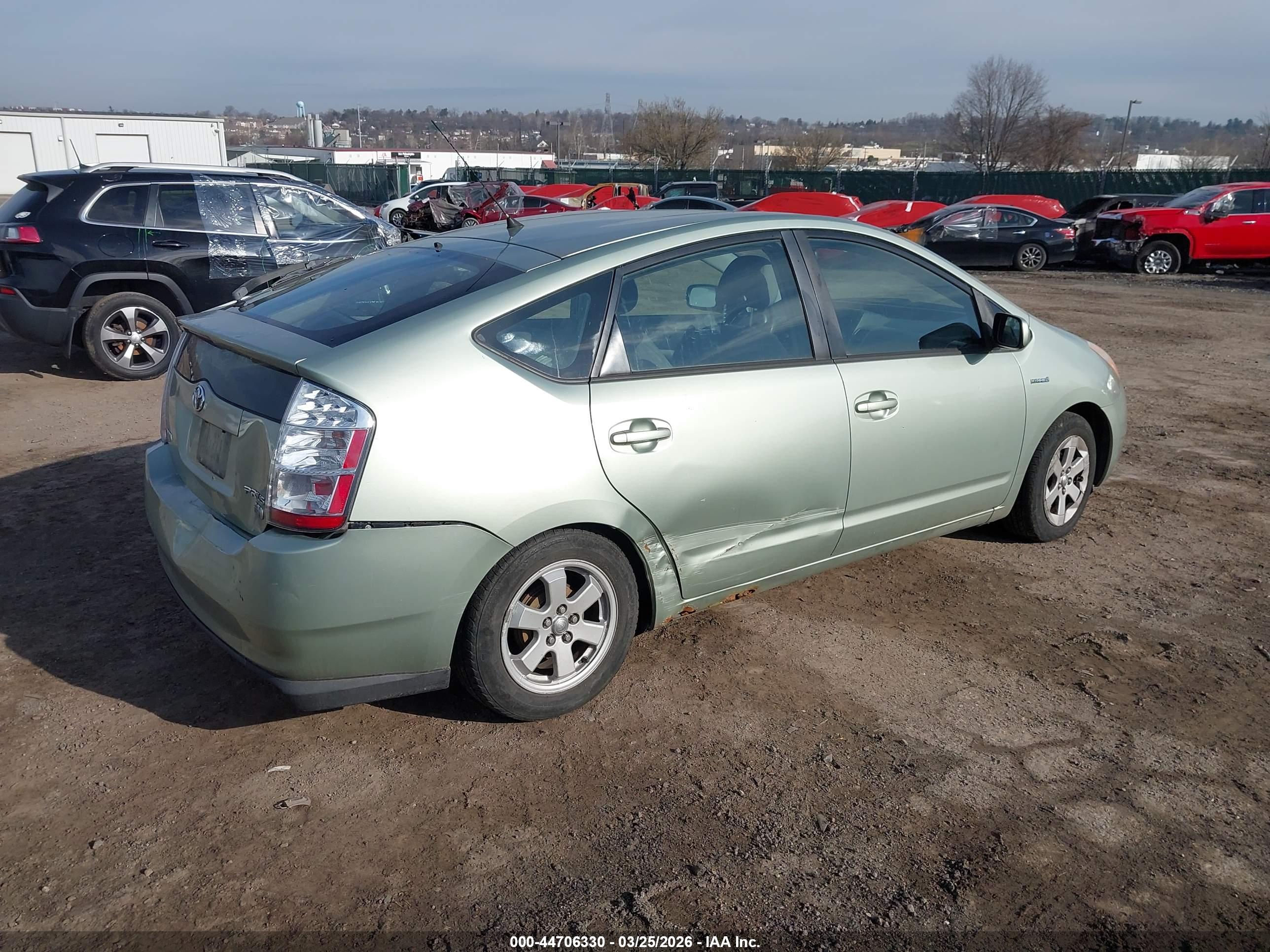 TOYOTA PRIUS image 4