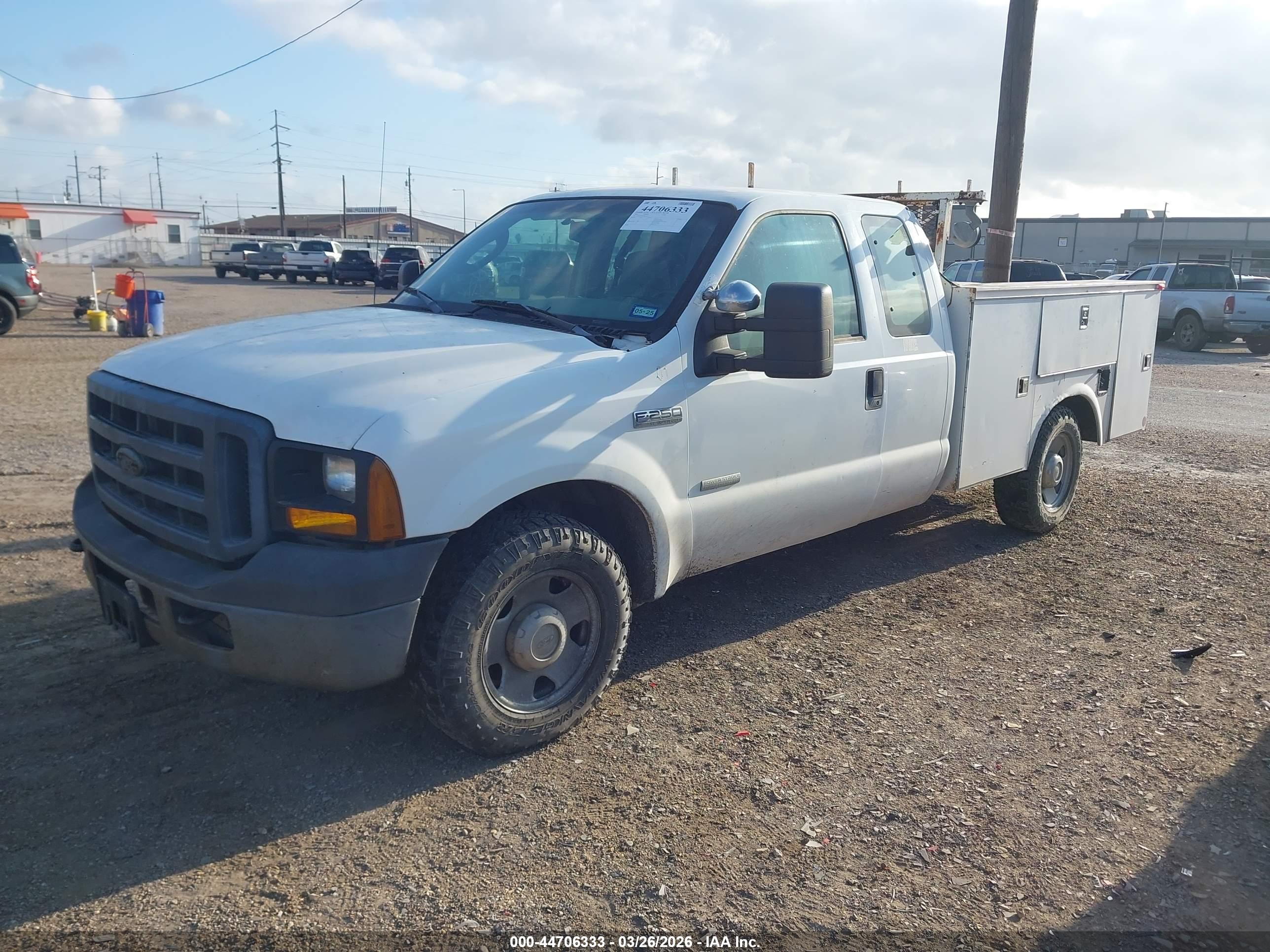 FORD F-250 image 2