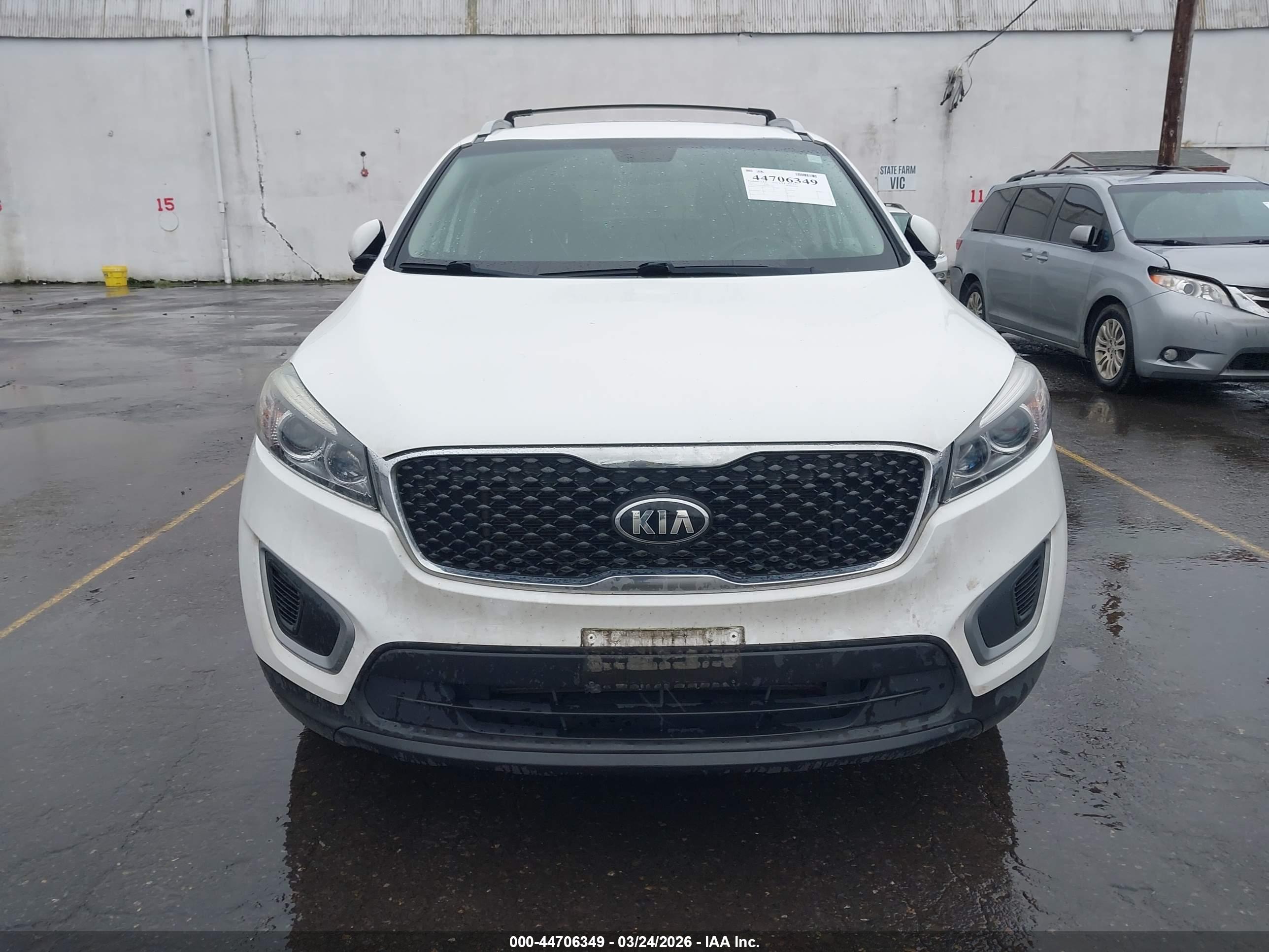KIA SORENTO image 6