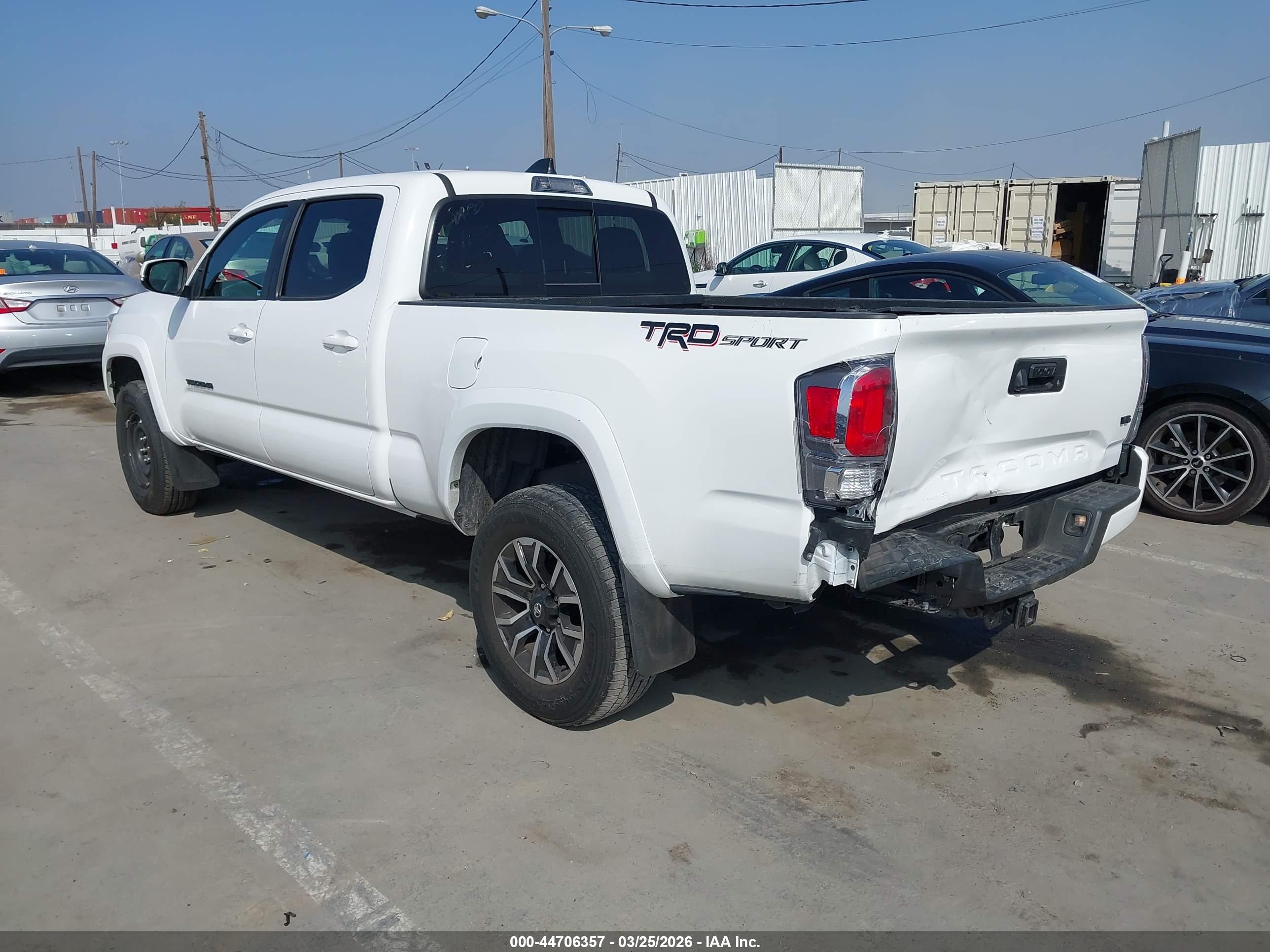 TOYOTA TACOMA image 3