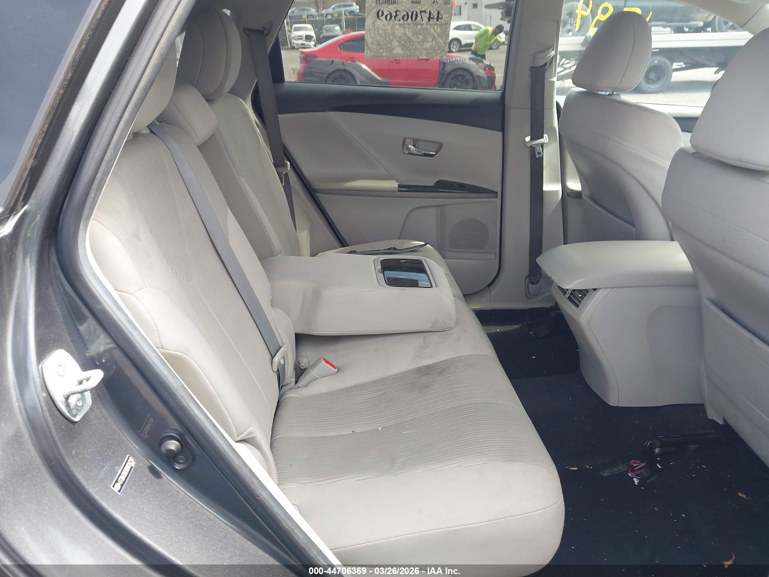 TOYOTA VENZA image 8