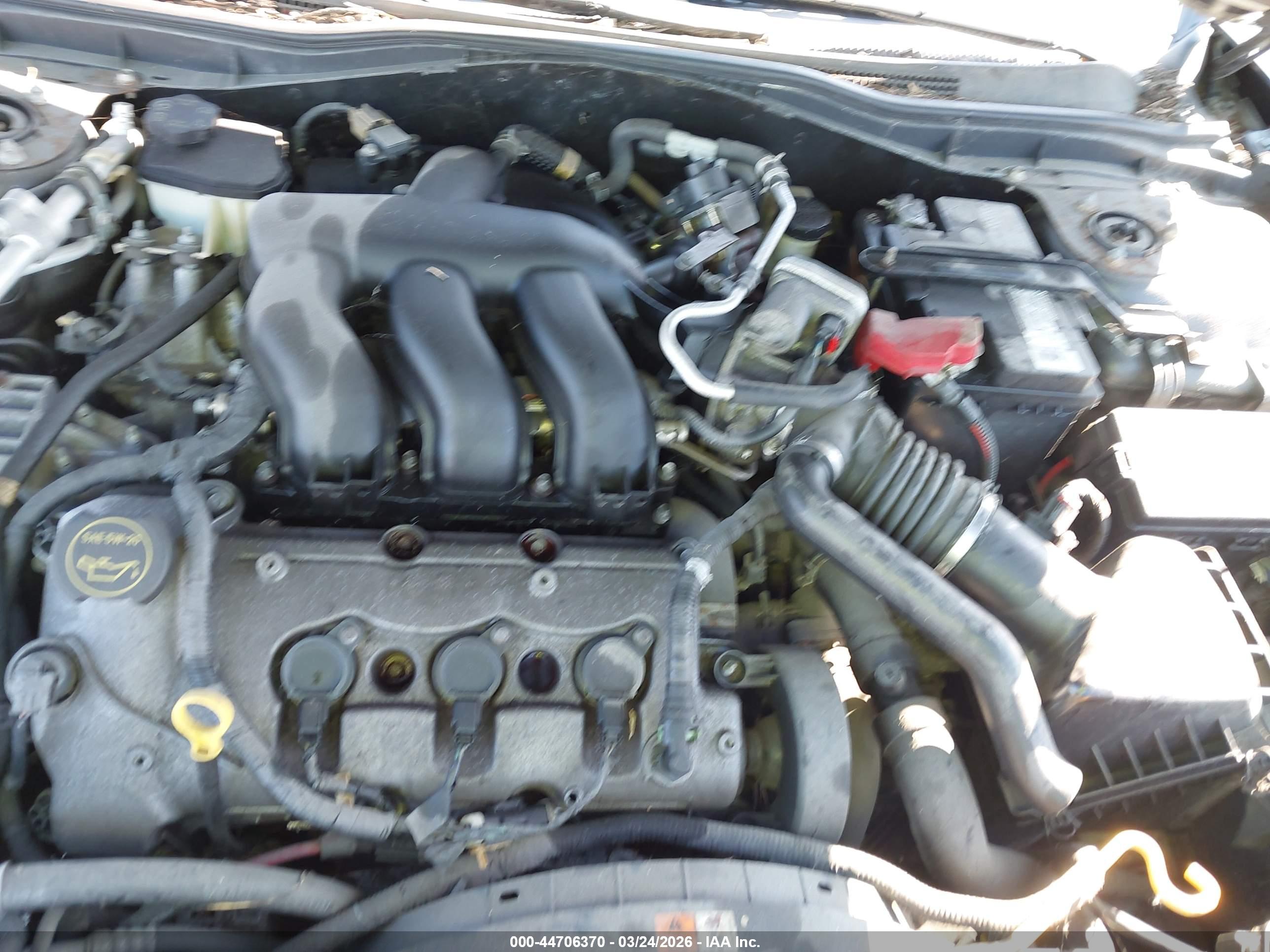 FORD FUSION image 10