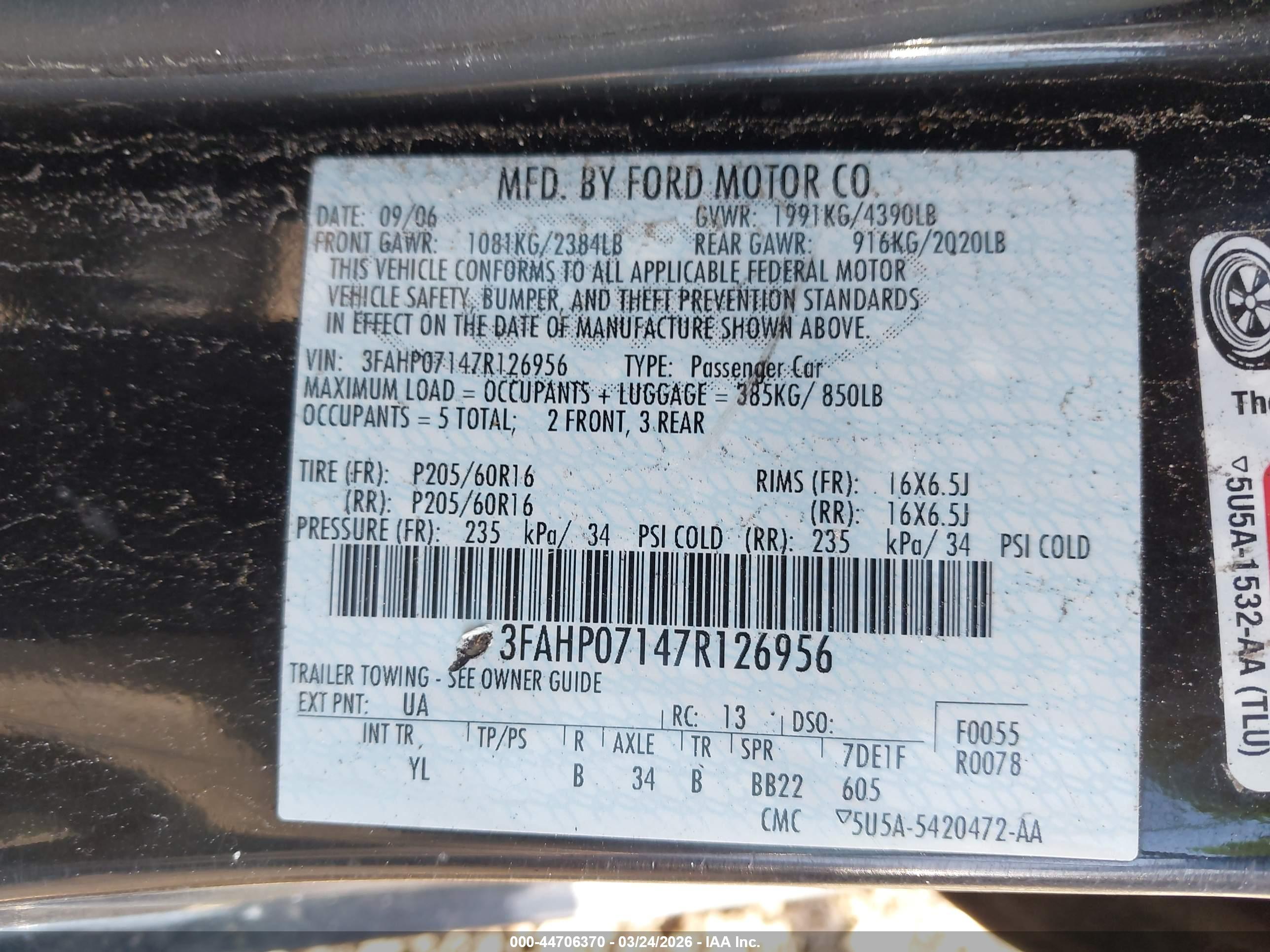 FORD FUSION image 9