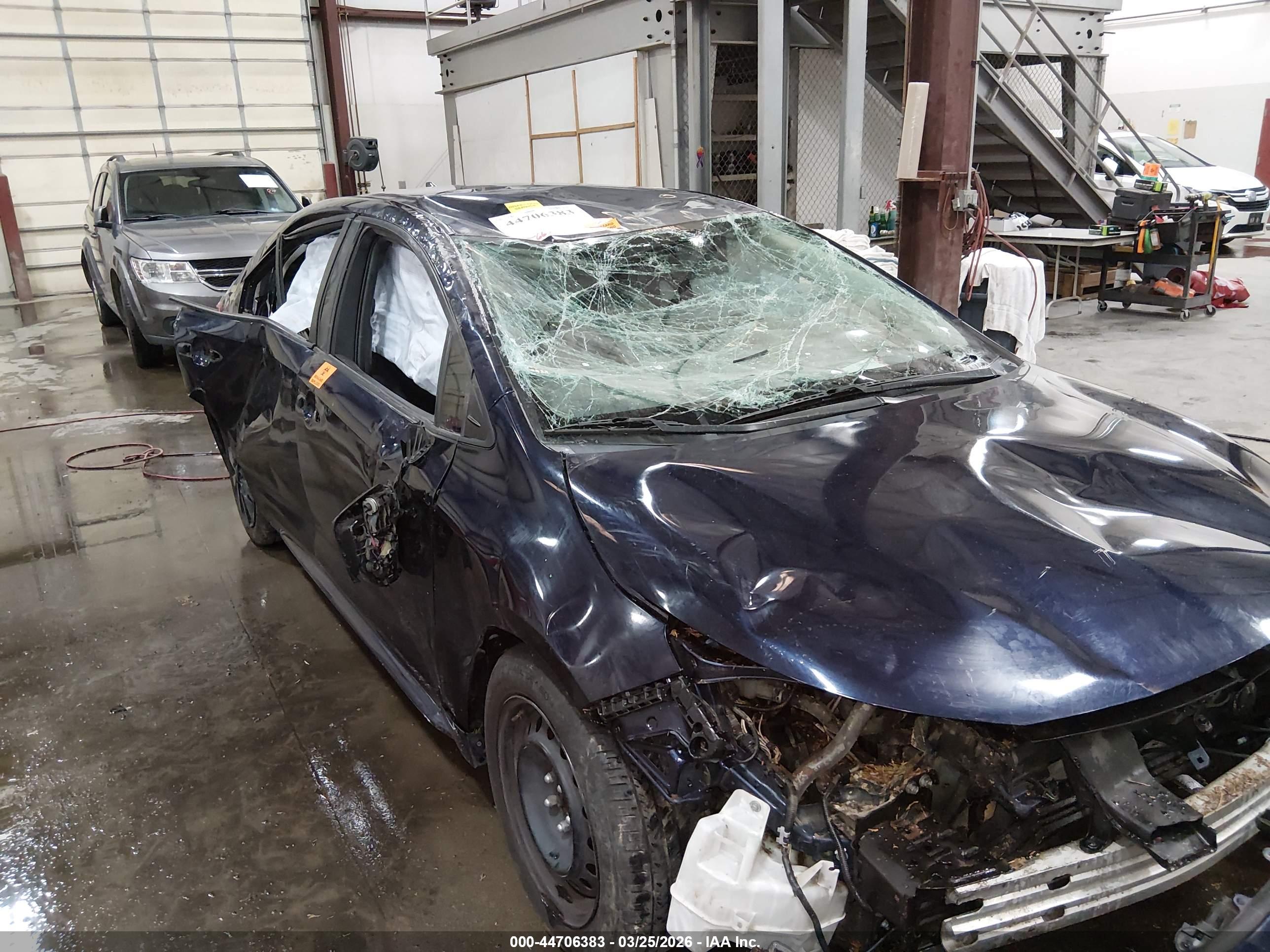 TOYOTA COROLLA image 6