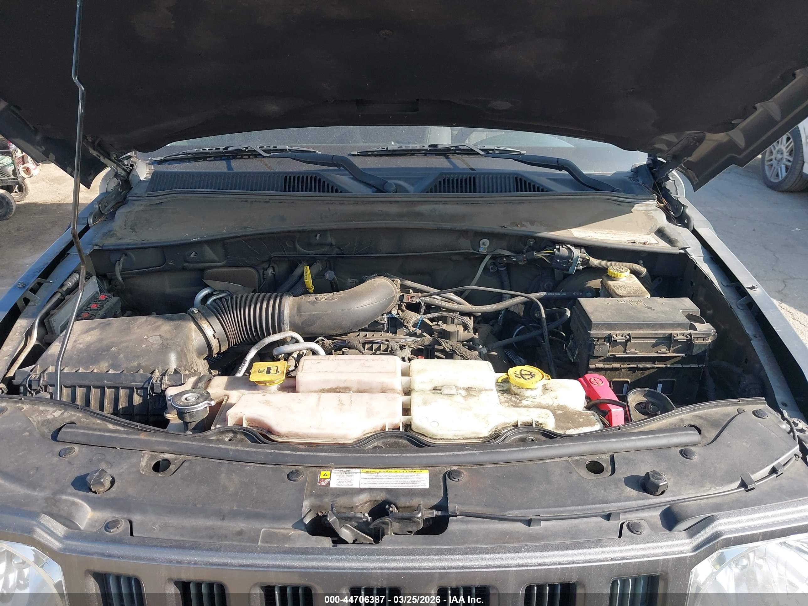 JEEP LIBERTY image 10
