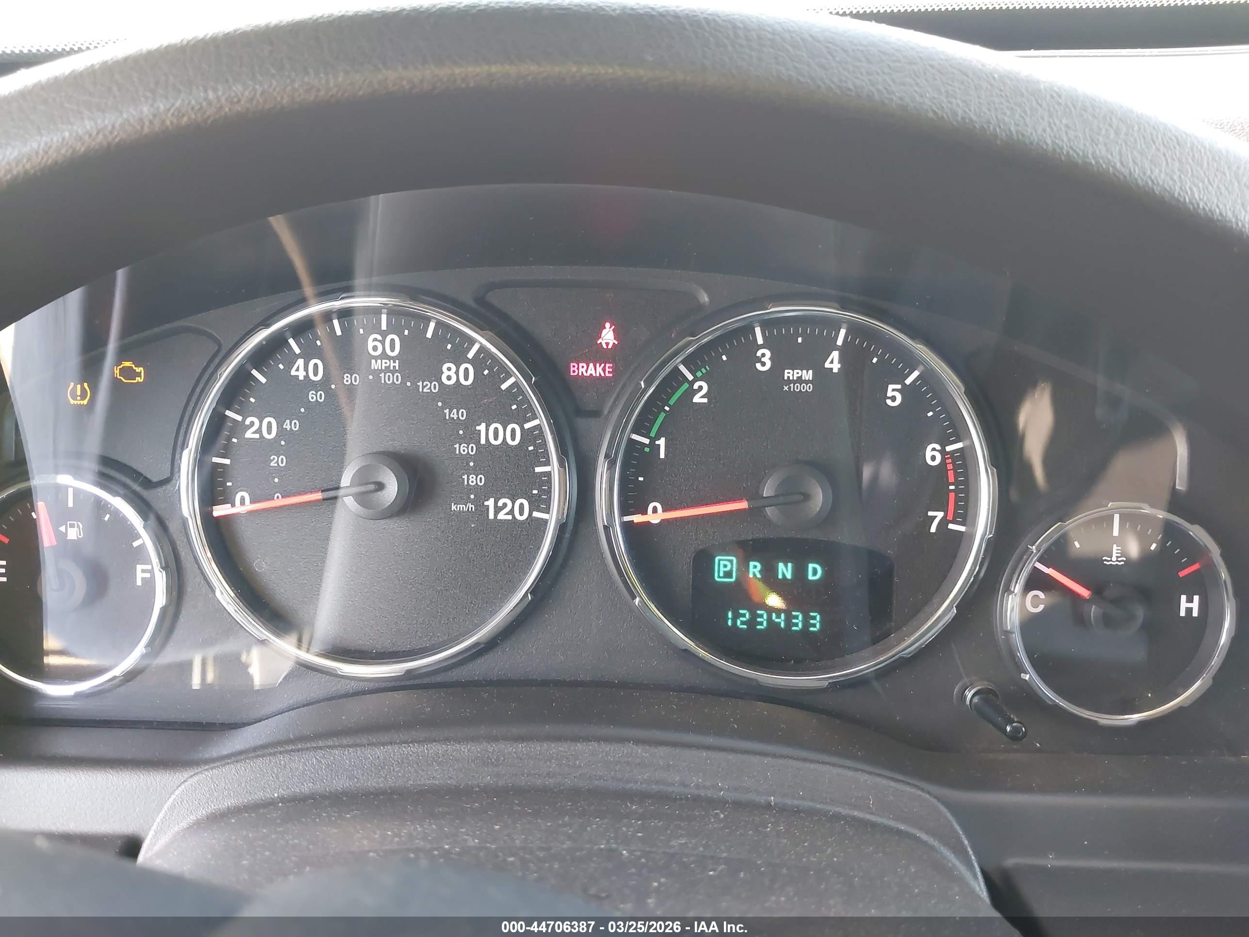 JEEP LIBERTY image 7