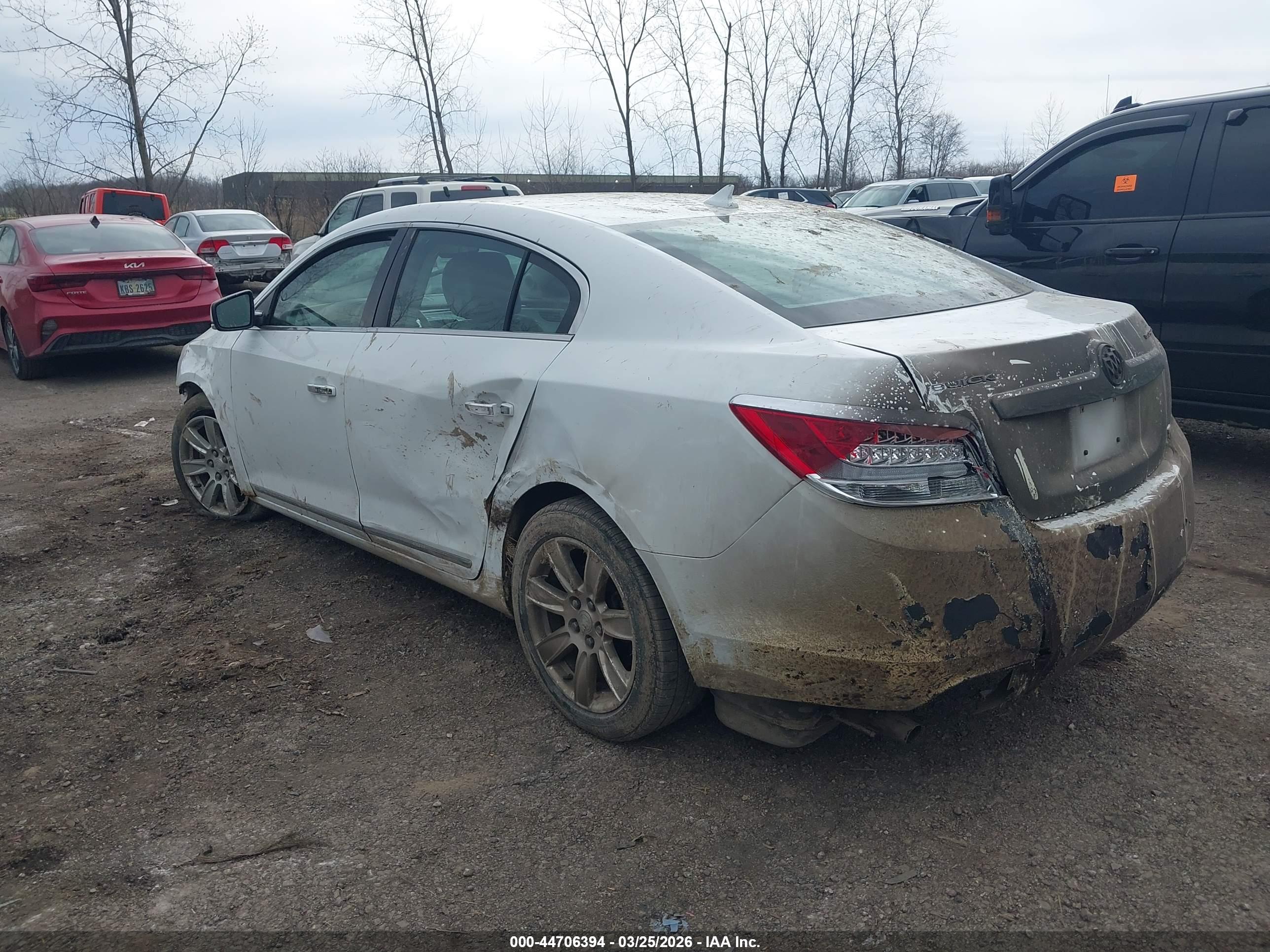 BUICK LACROSSE image 3