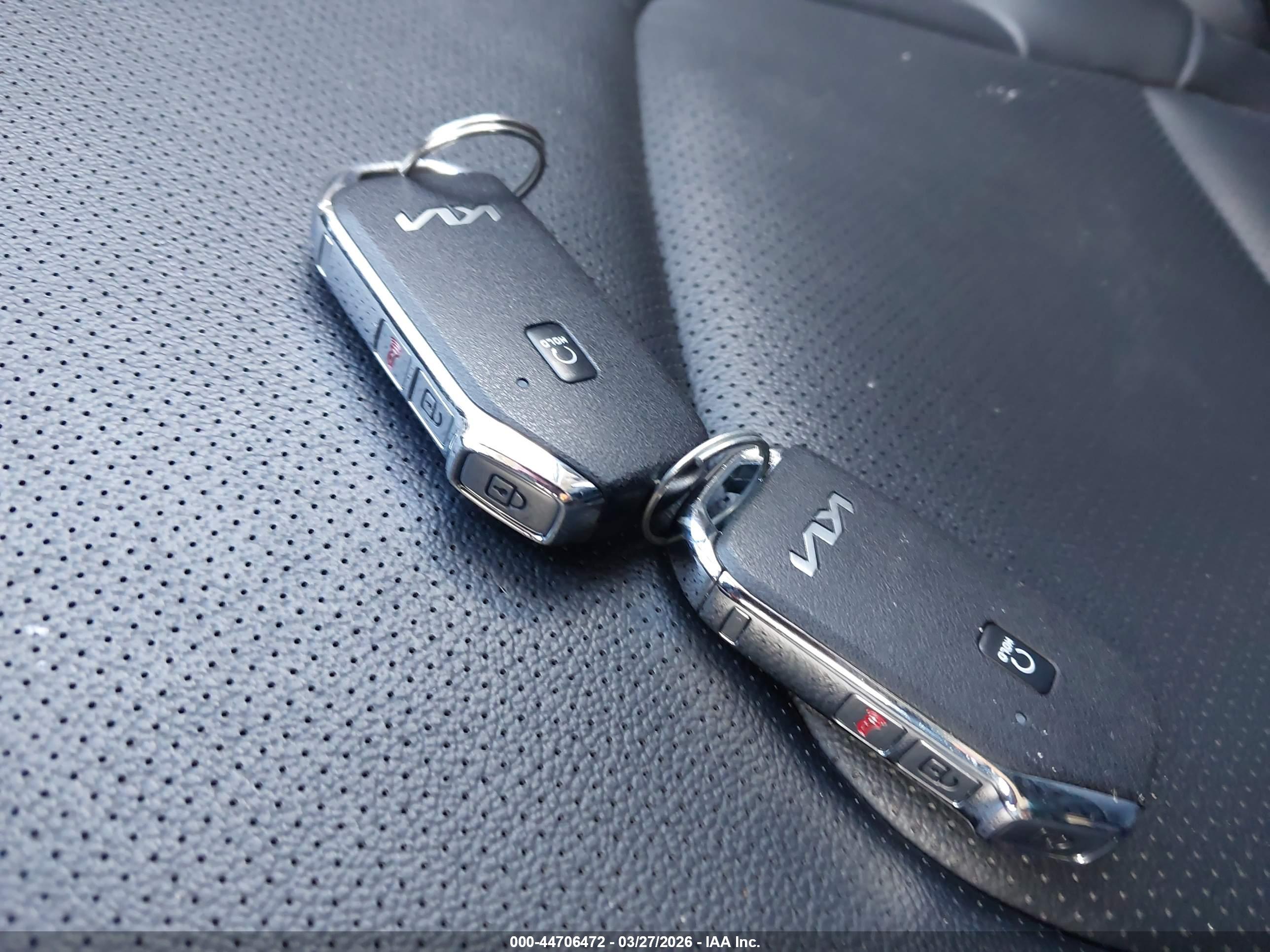 KIA SPORTAGE image 11