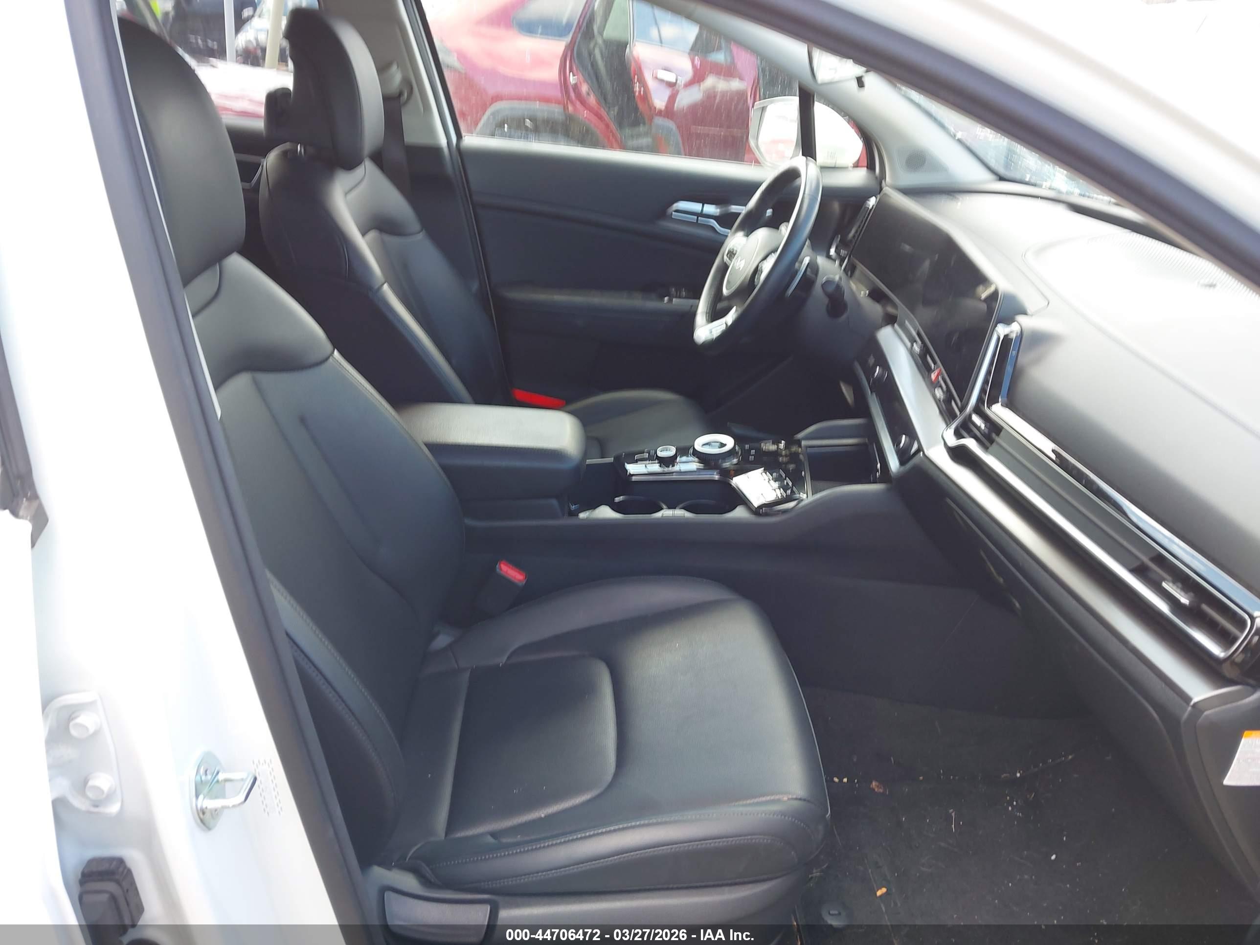KIA SPORTAGE image 5