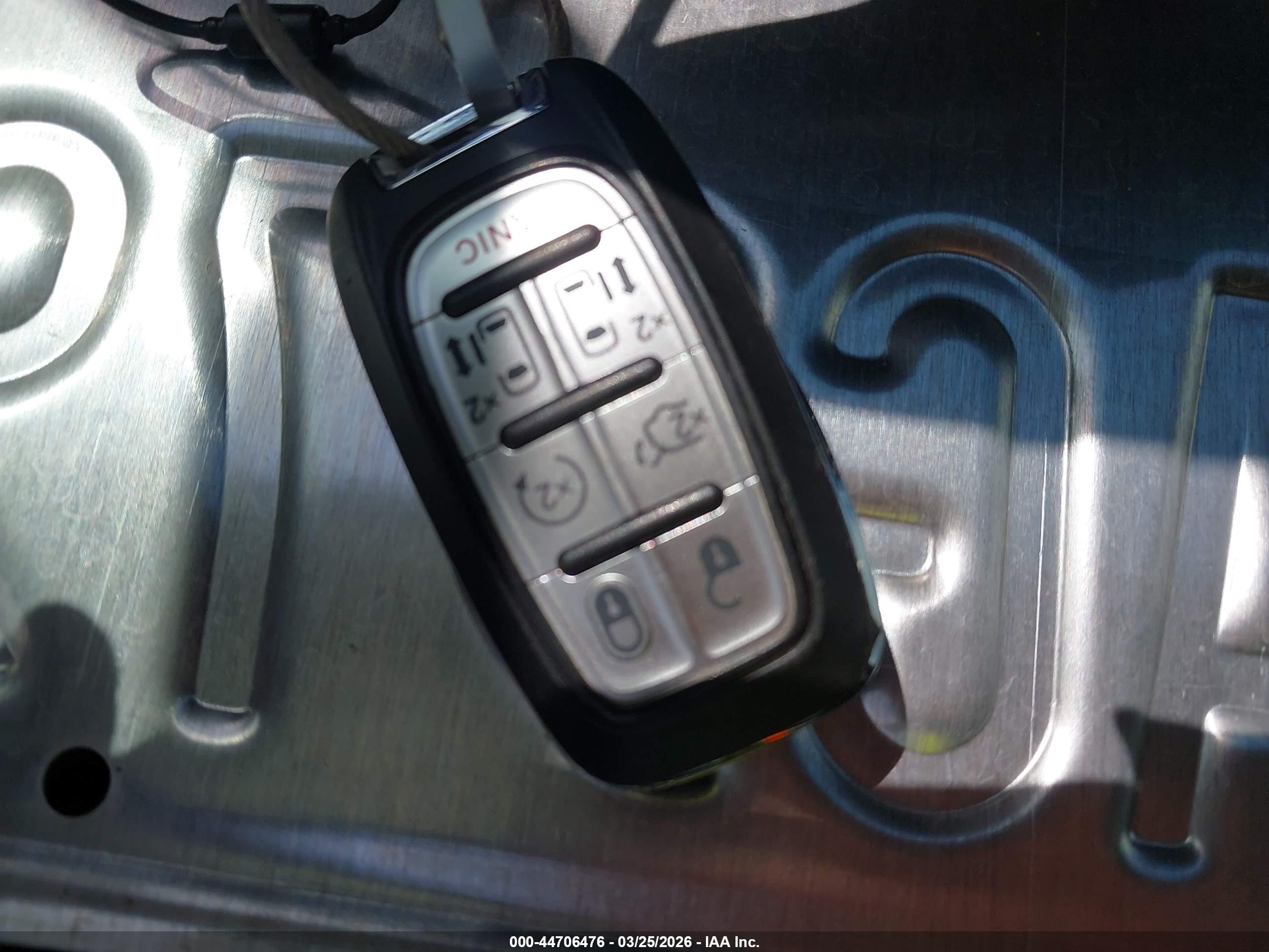 CHRYSLER PACIFICA image 11