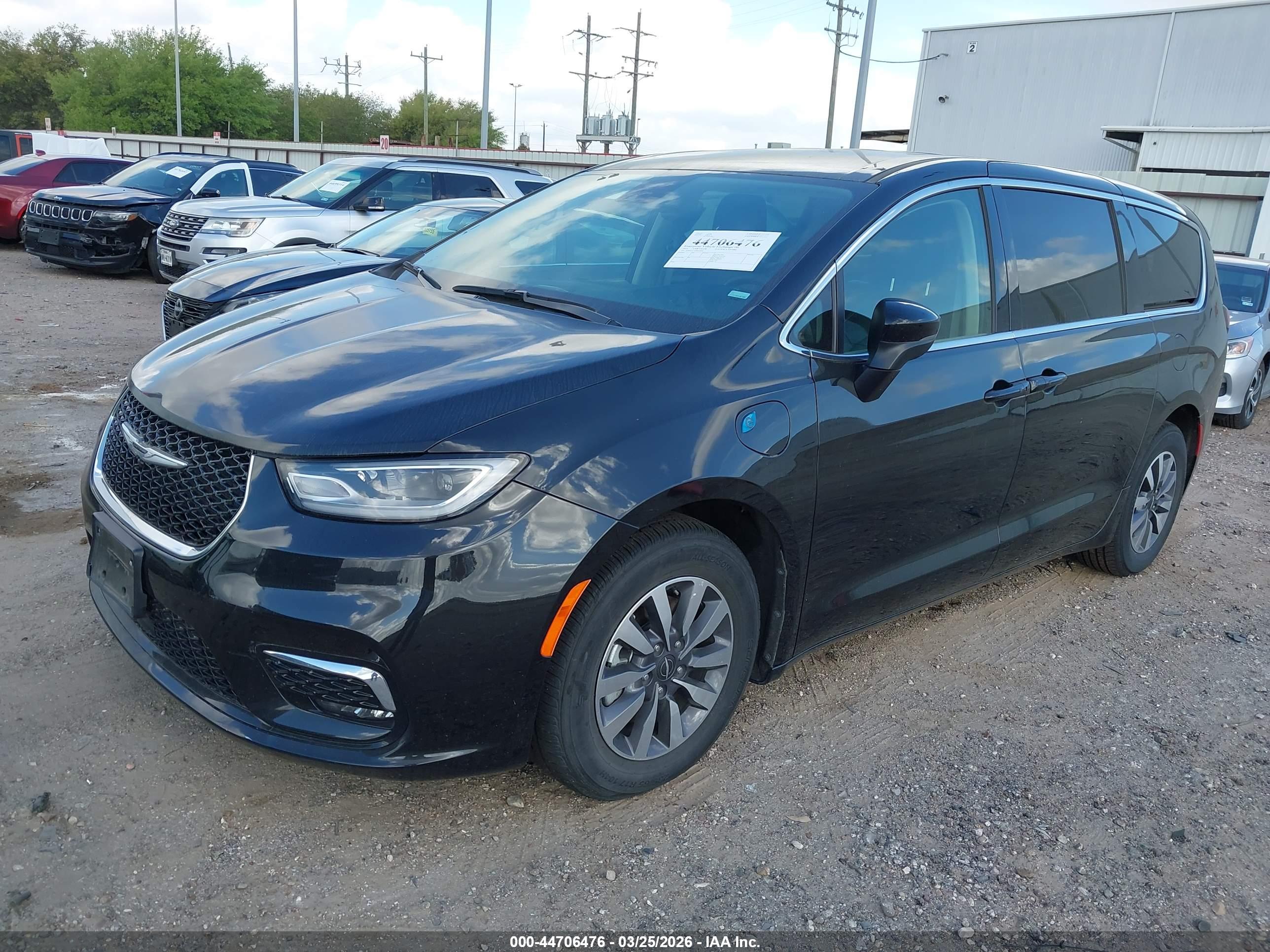 CHRYSLER PACIFICA image 2