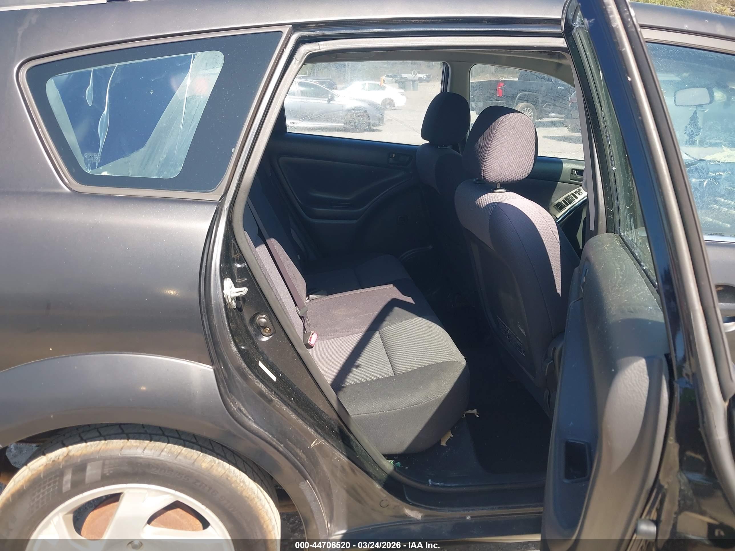 PONTIAC VIBE image 8