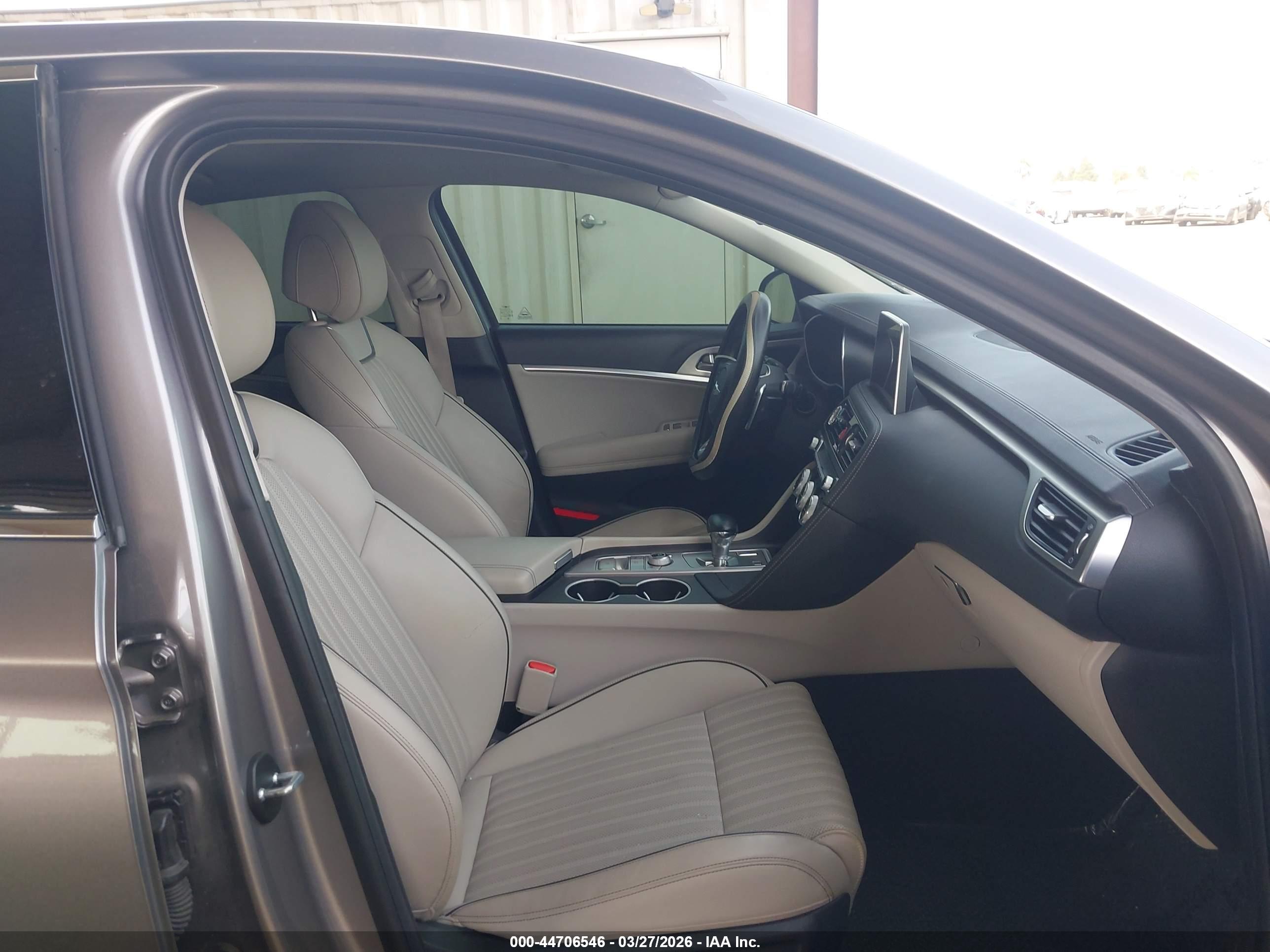 GENESIS G70 image 5