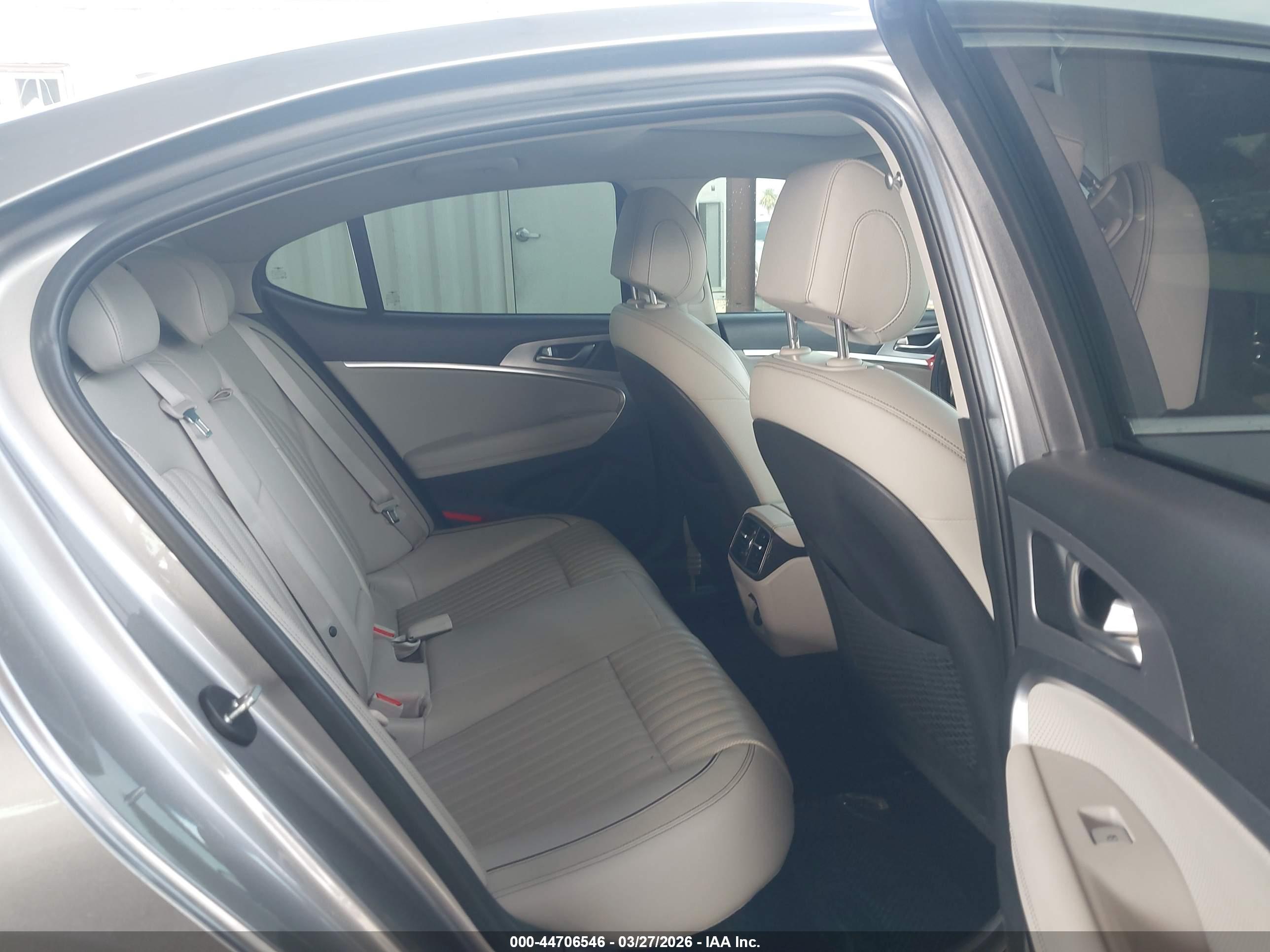 GENESIS G70 image 8