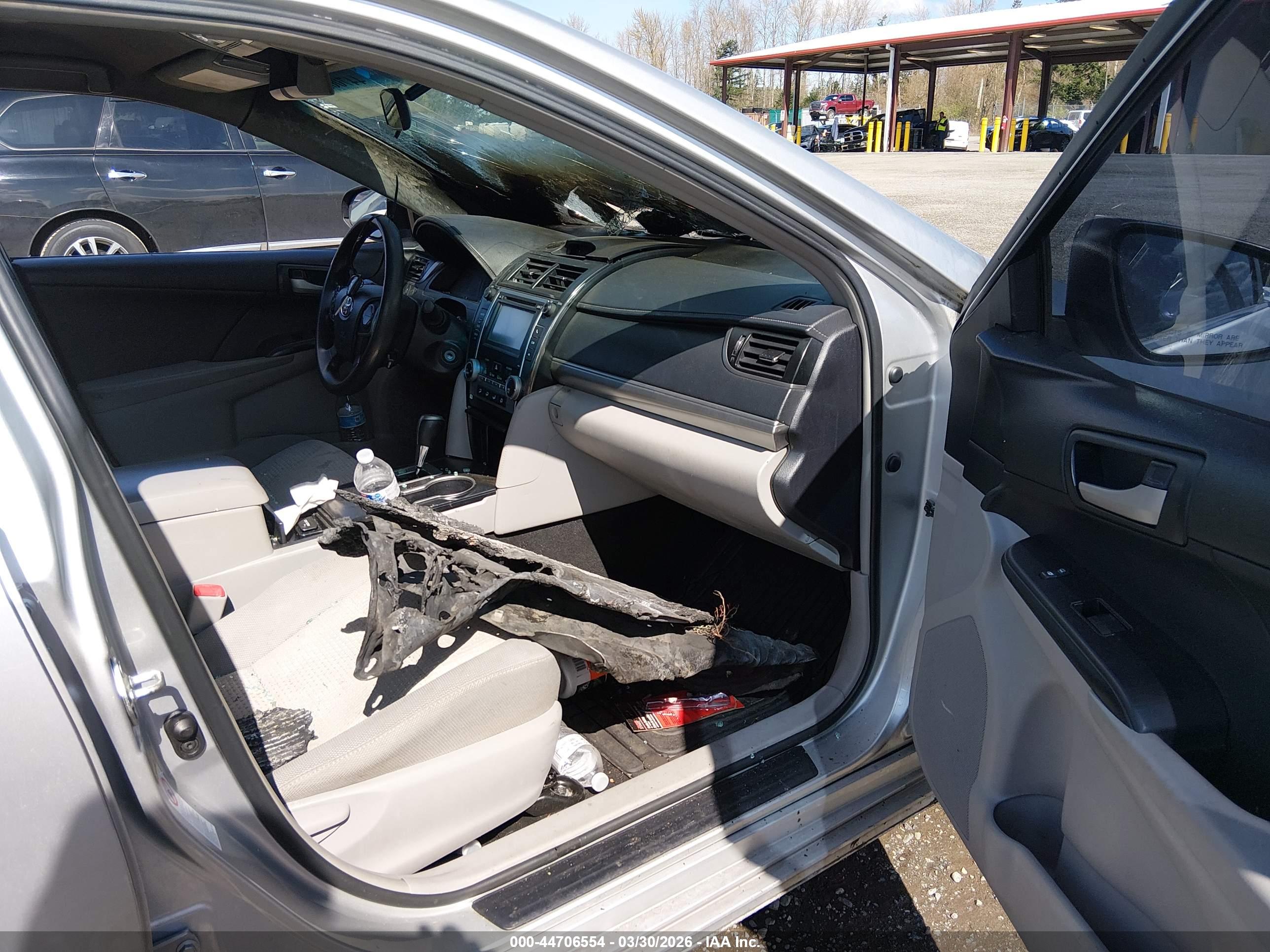 TOYOTA CAMRY image 5