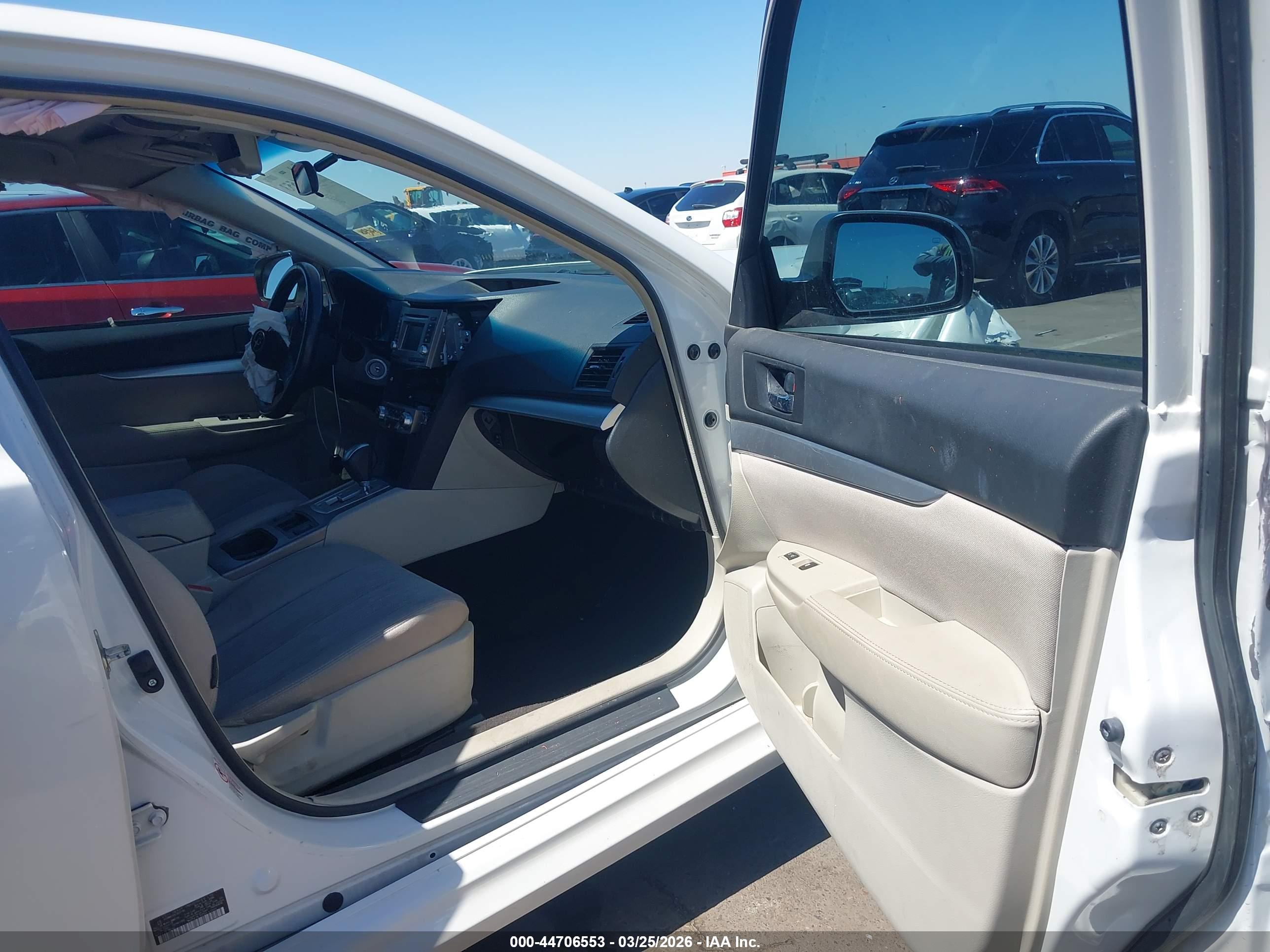 SUBARU LEGACY image 5