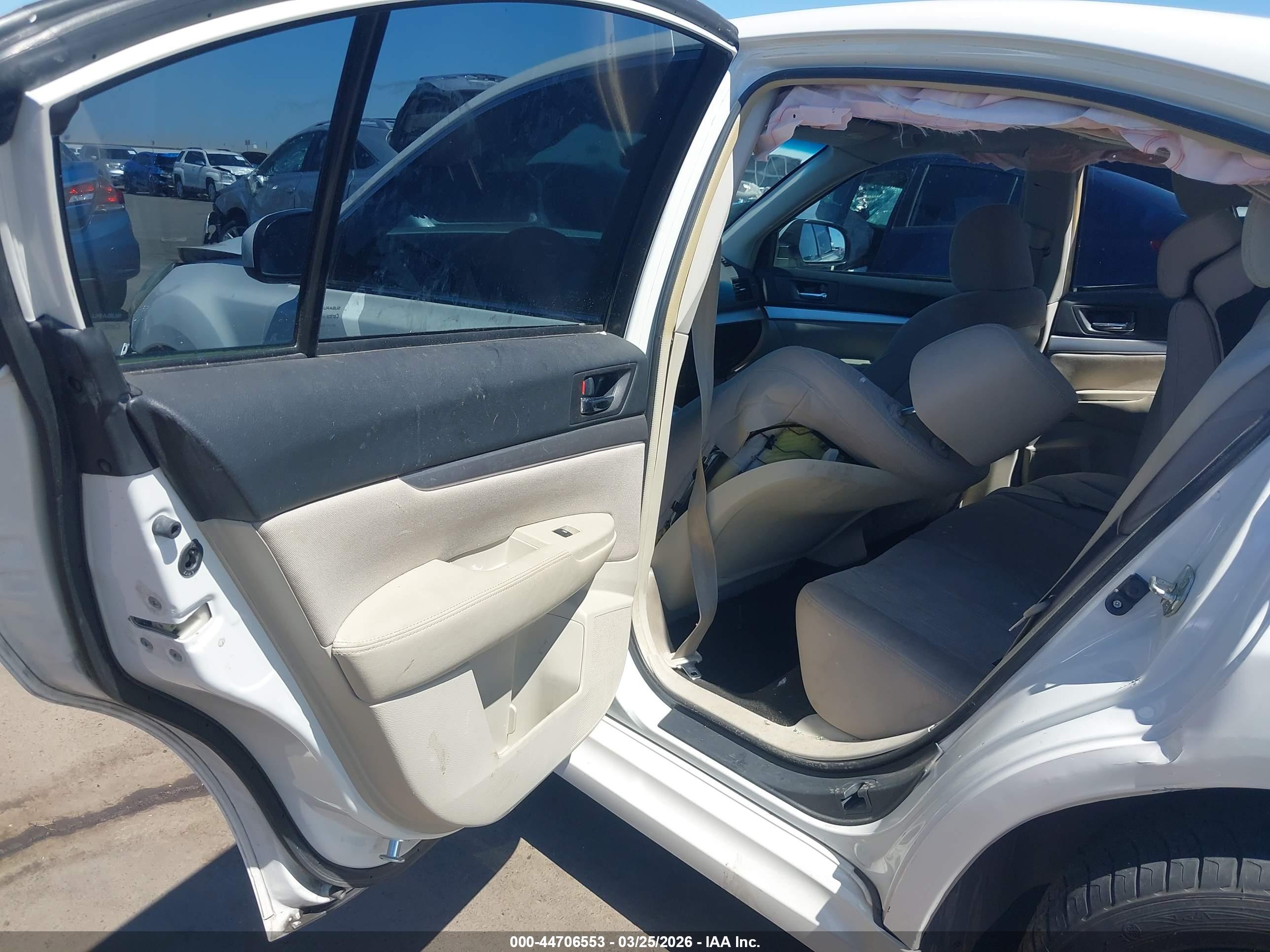 SUBARU LEGACY image 8