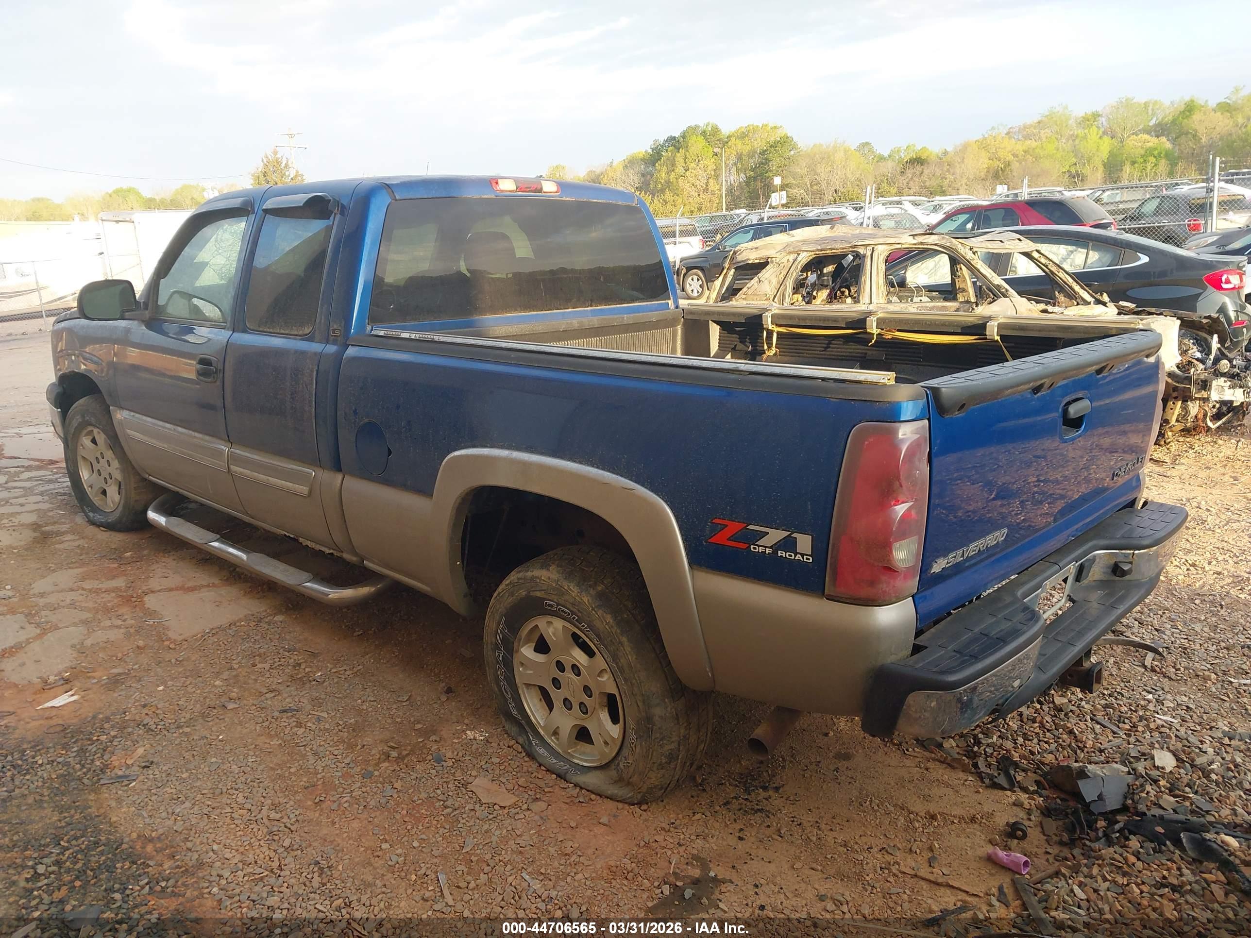 CHEVROLET SILVERADO image 3