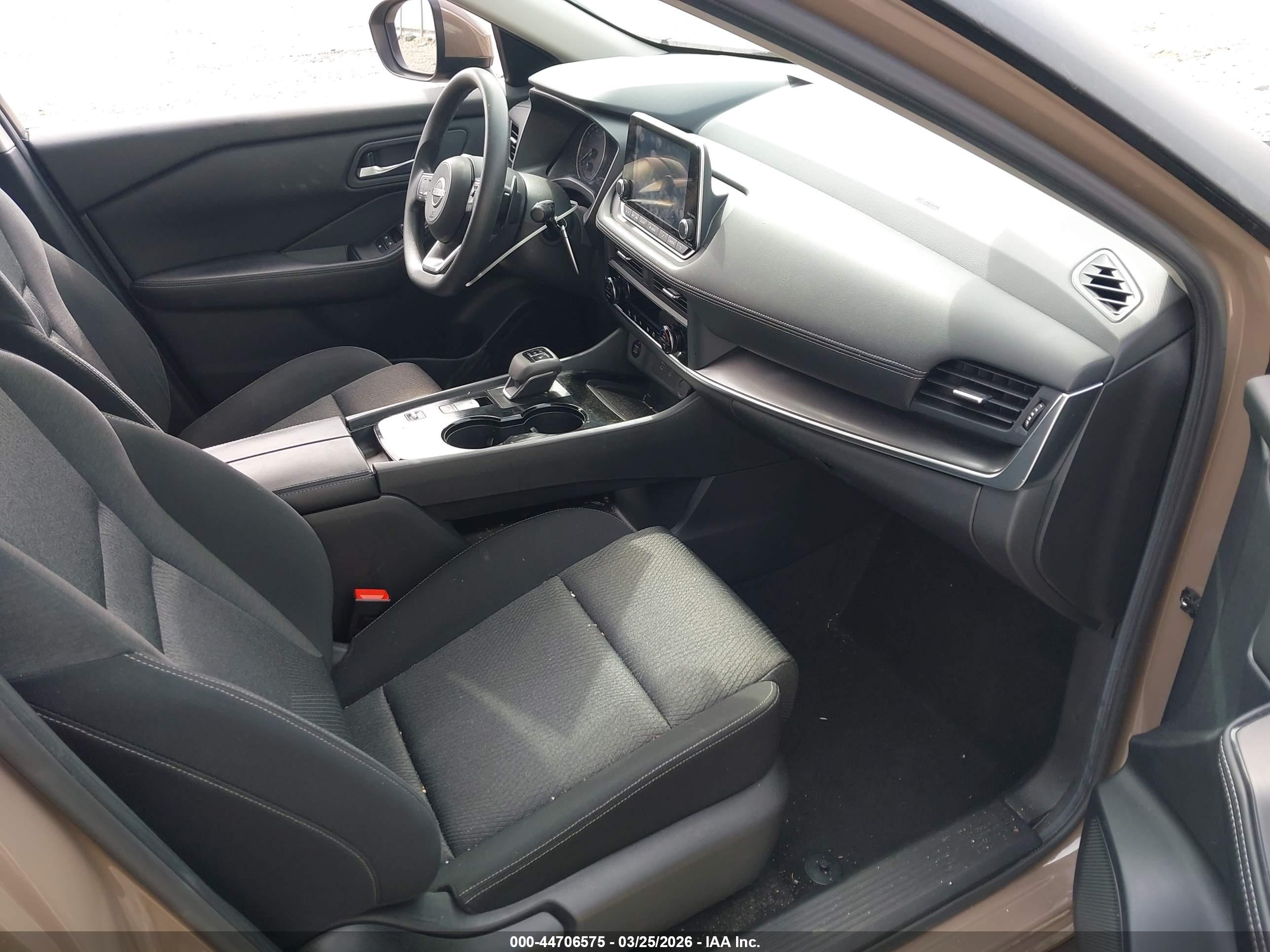 NISSAN ROGUE image 5