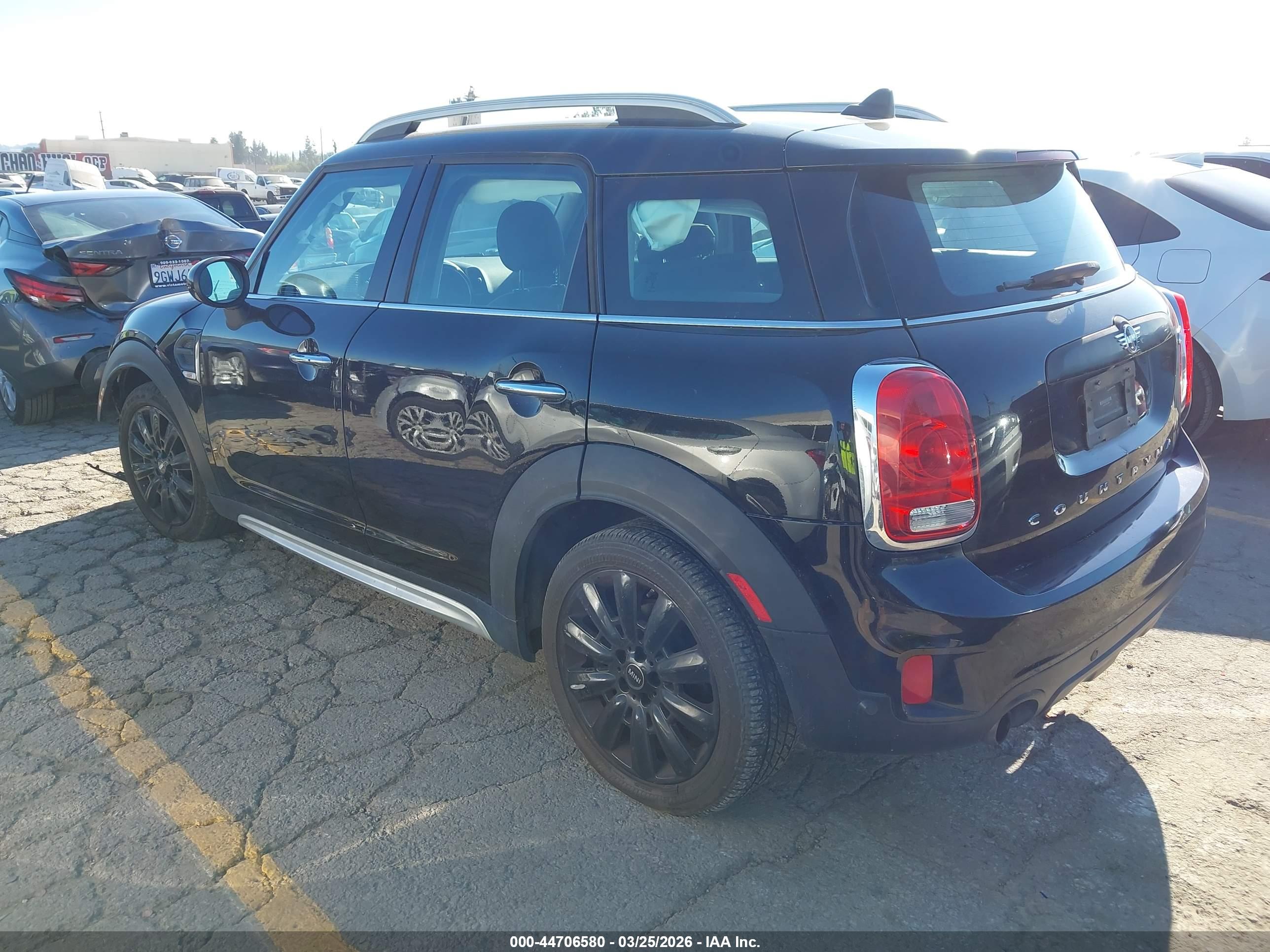 MINI COUNTRYMAN image 3