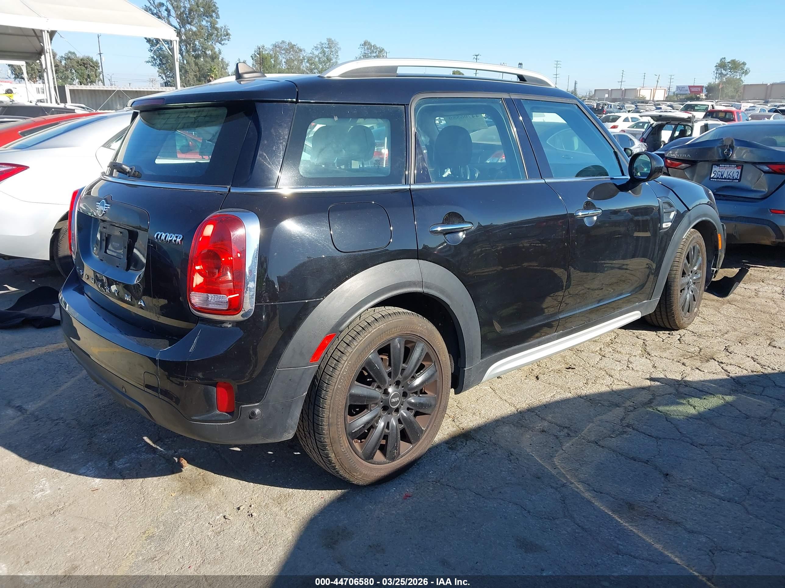 MINI COUNTRYMAN image 4