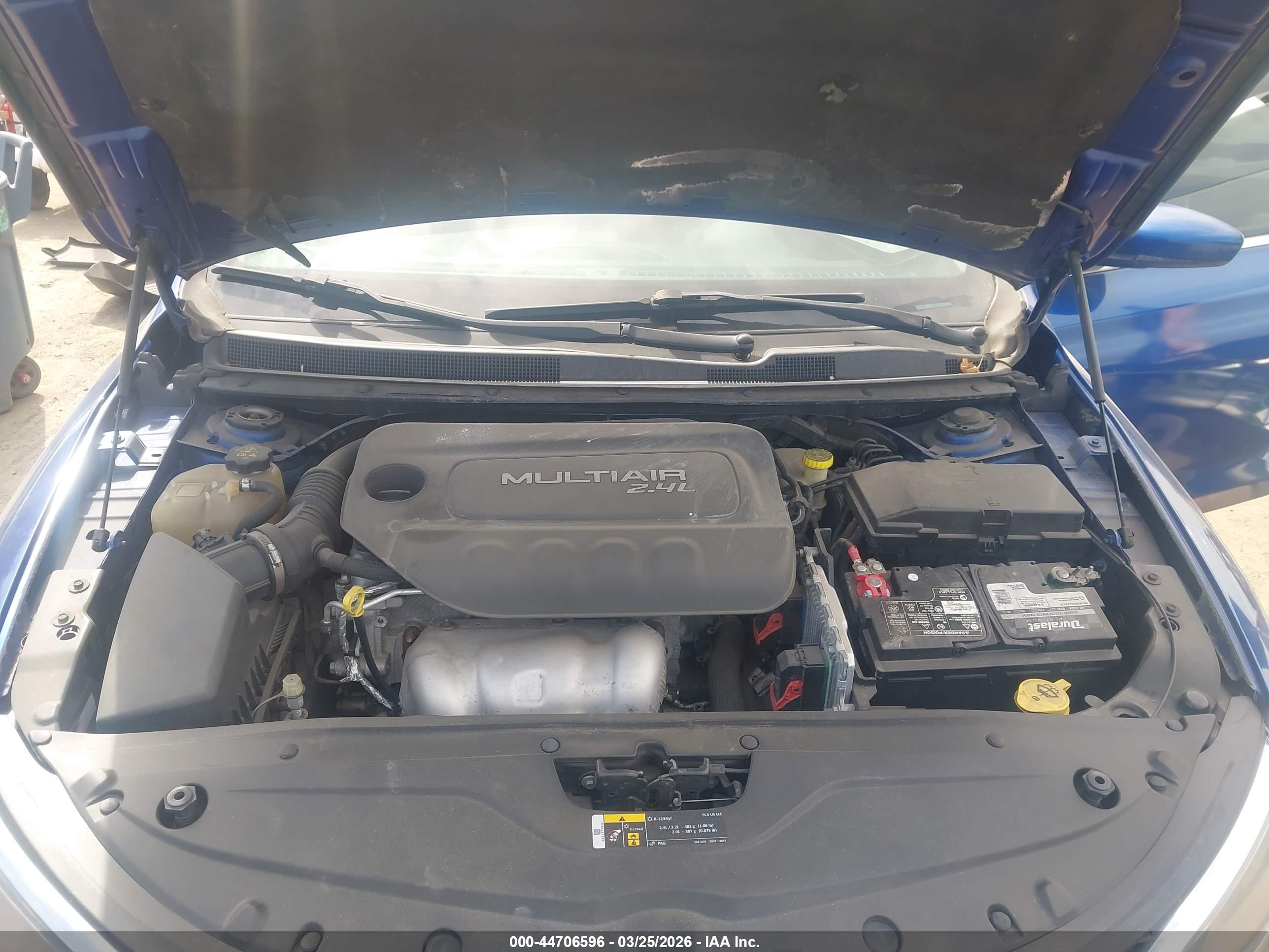 CHRYSLER 200 image 10