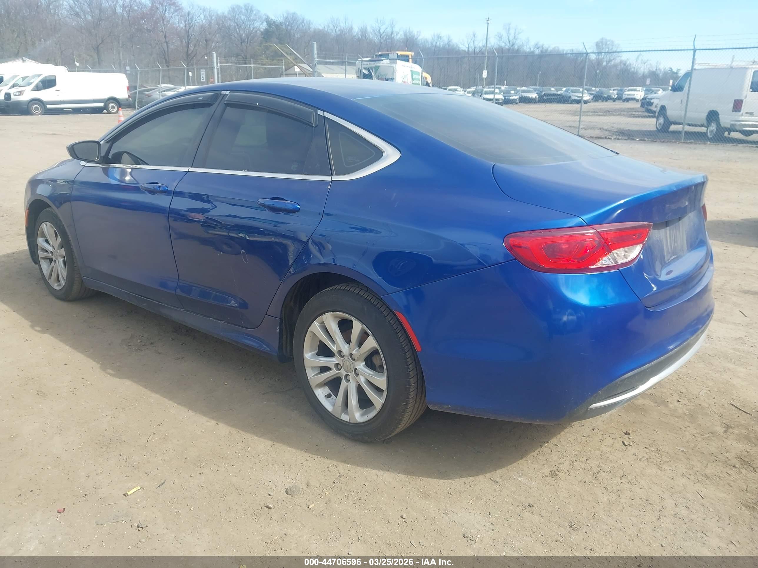 CHRYSLER 200 image 3