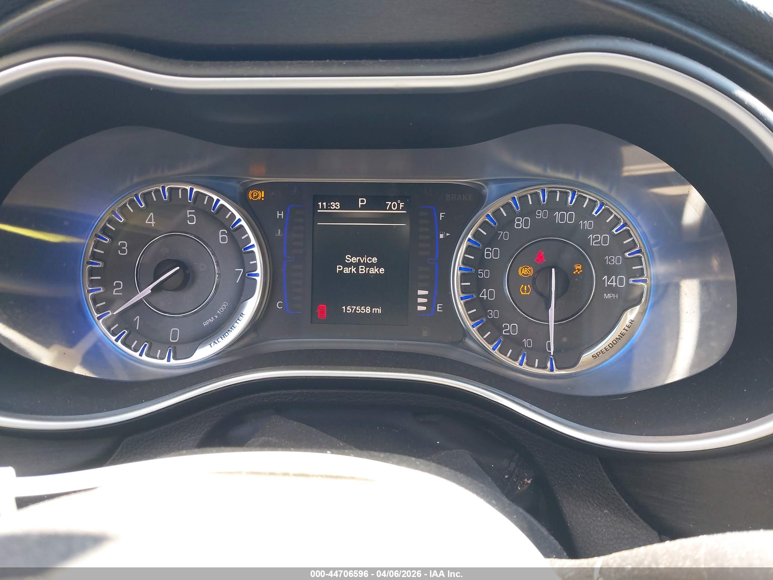 CHRYSLER 200 image 7