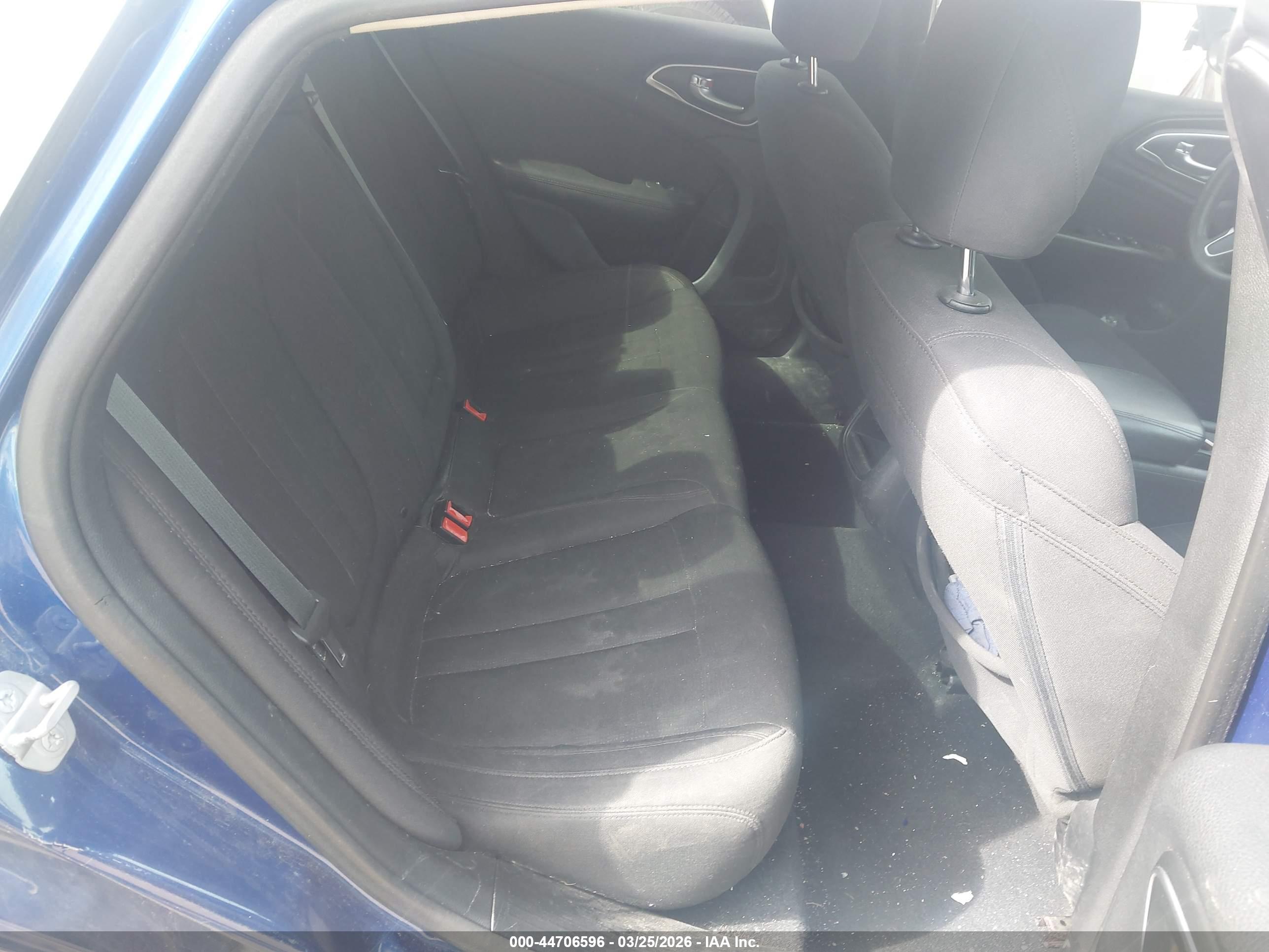 CHRYSLER 200 image 8