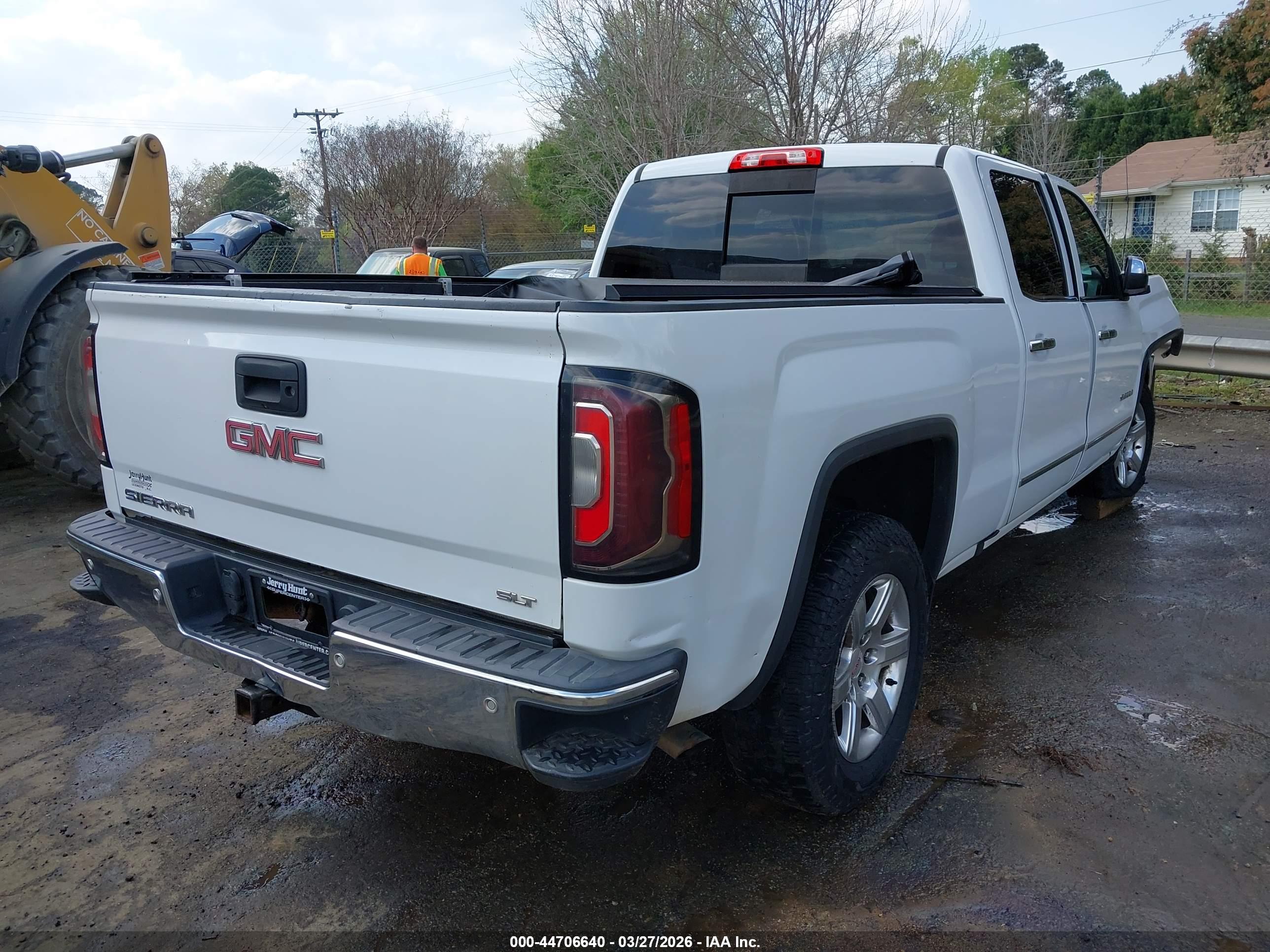 GMC SIERRA image 4