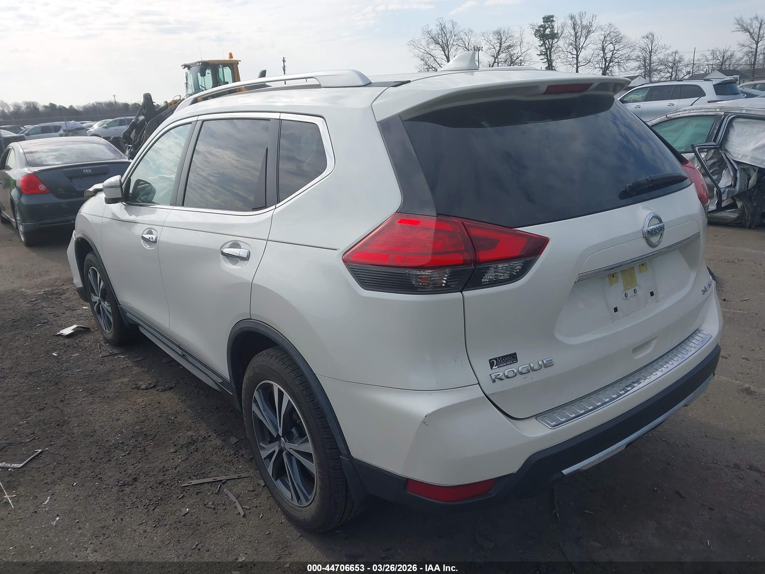 NISSAN ROGUE image 3