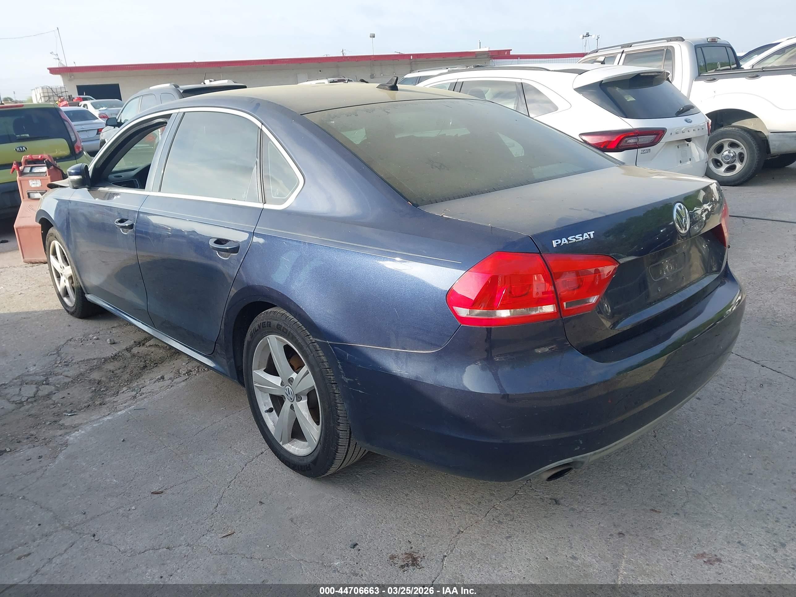 VOLKSWAGEN PASSAT image 3