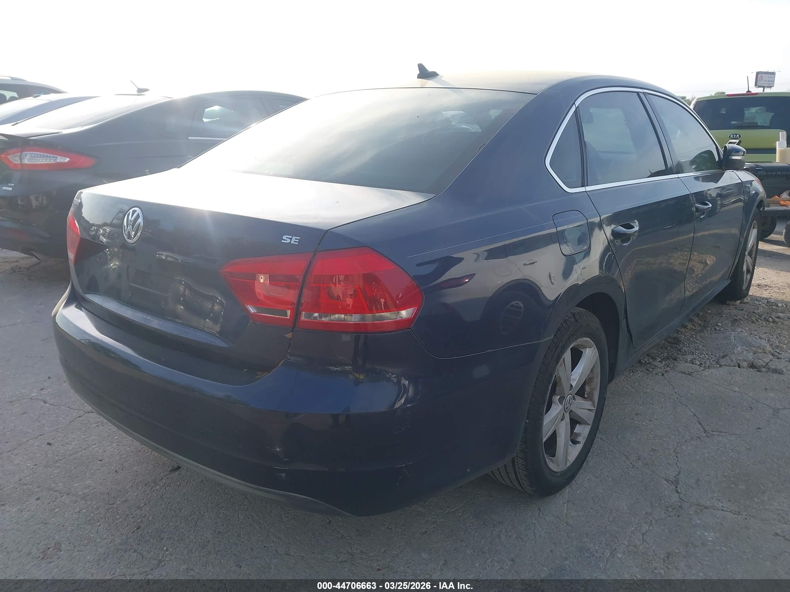 VOLKSWAGEN PASSAT image 4