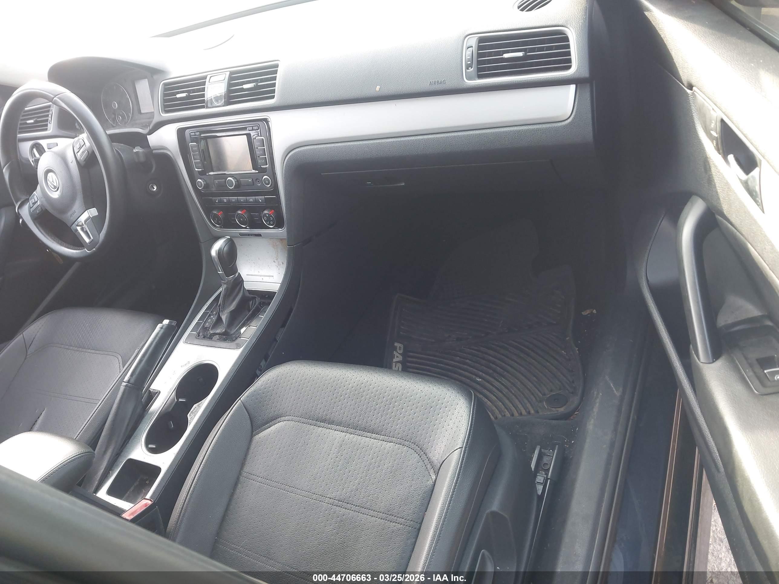 VOLKSWAGEN PASSAT image 5