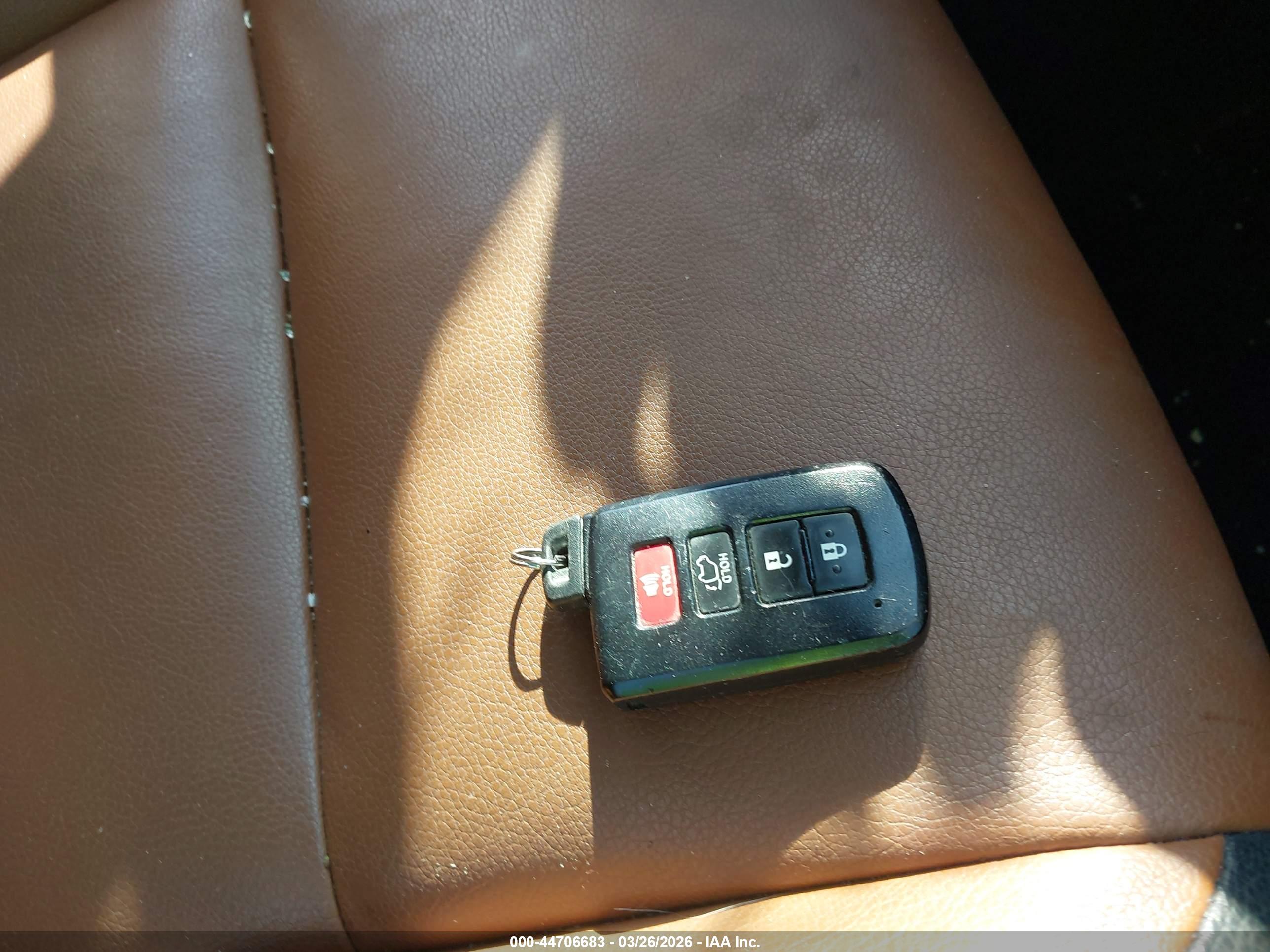 TOYOTA RAV4 image 11