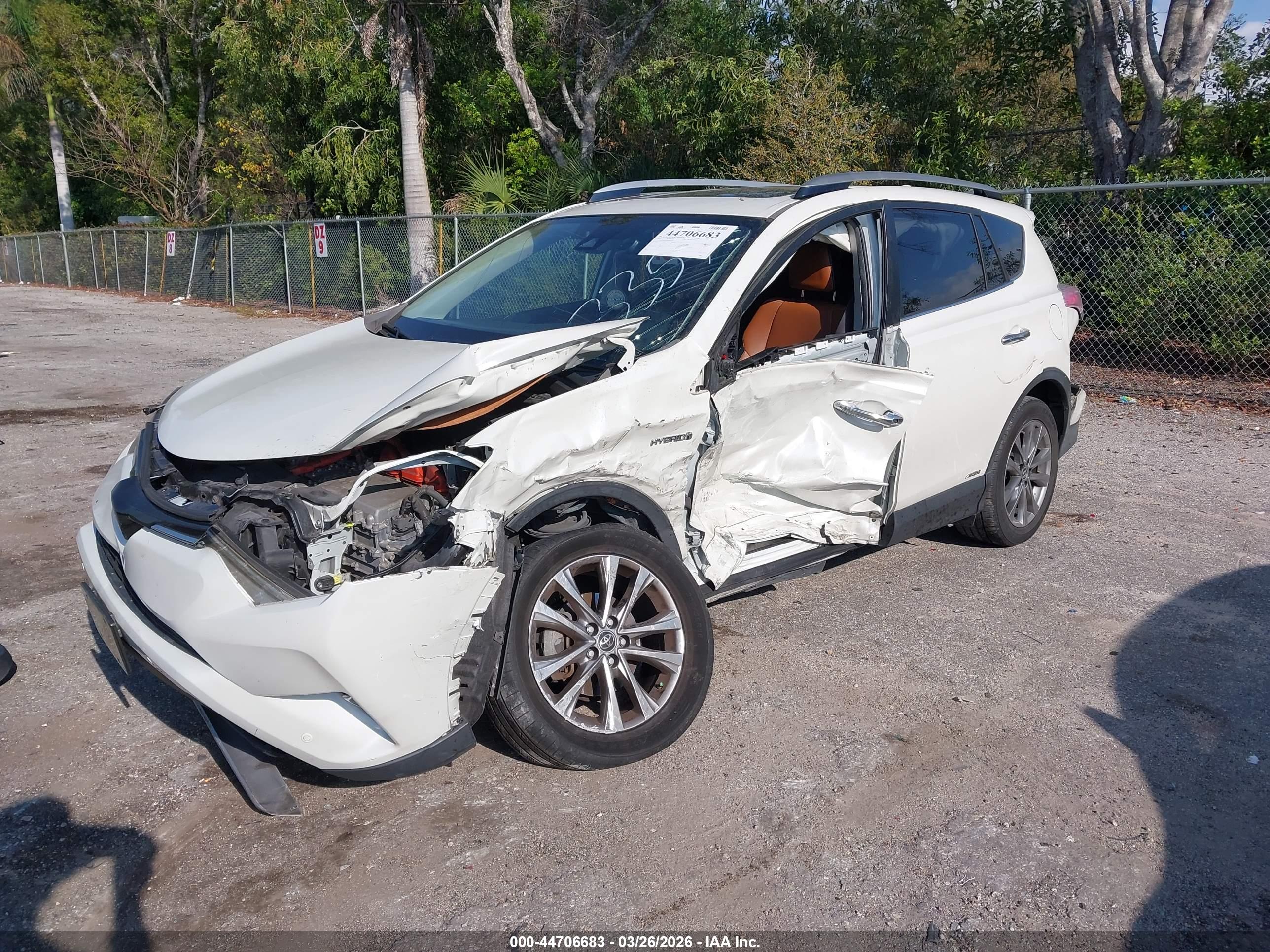 TOYOTA RAV4 image 2