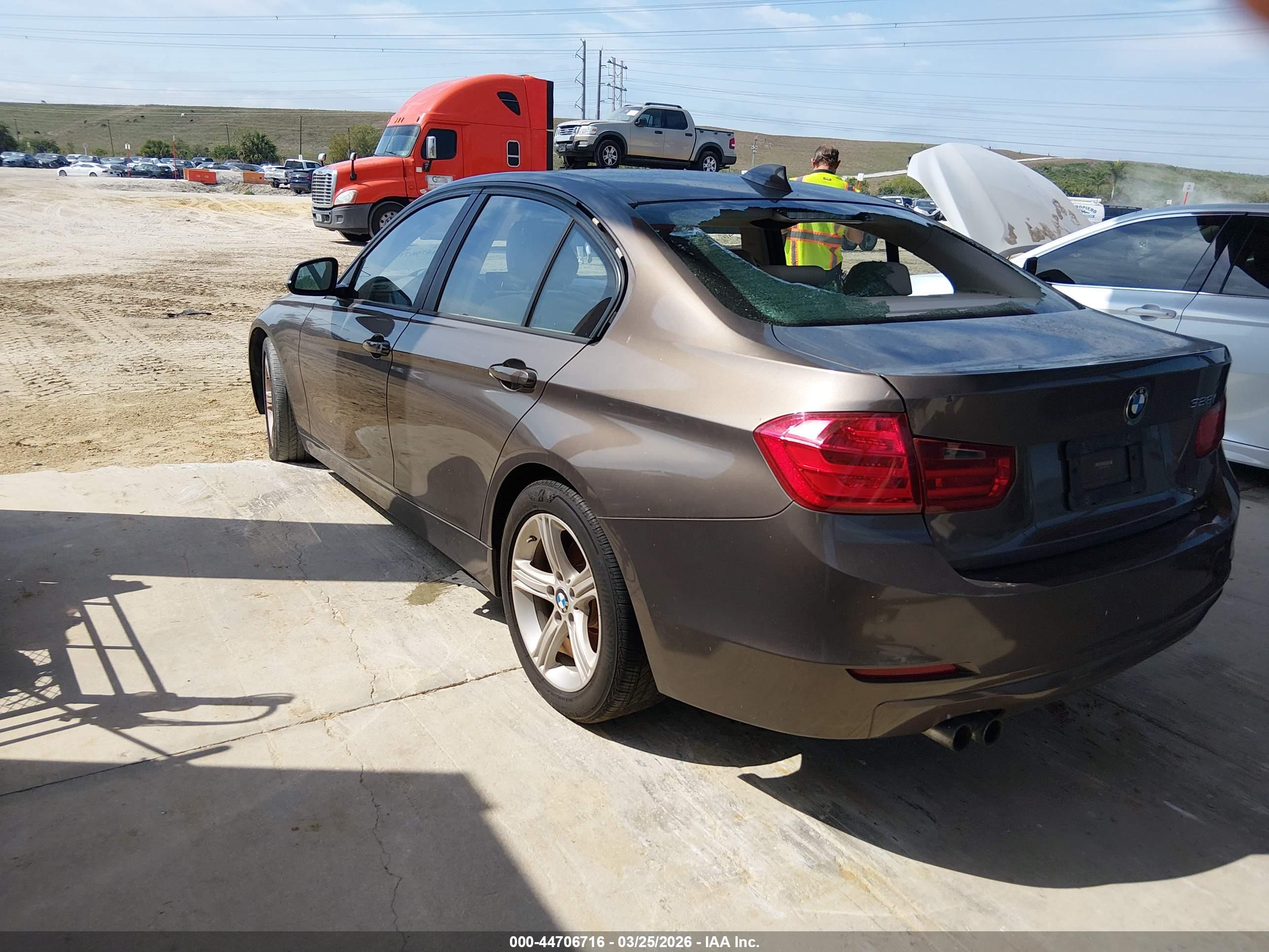 BMW 328I image 3
