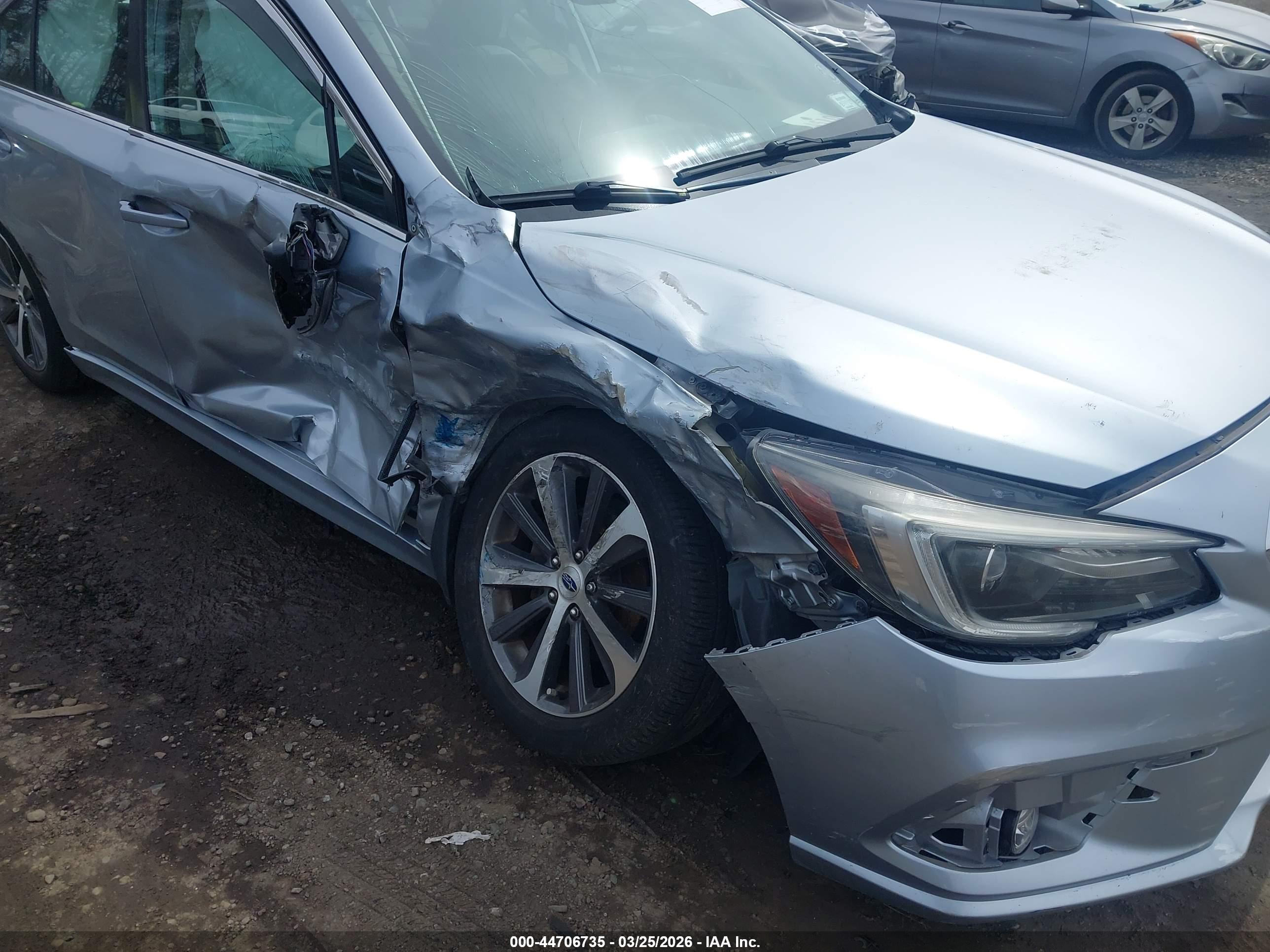 SUBARU LEGACY image 6