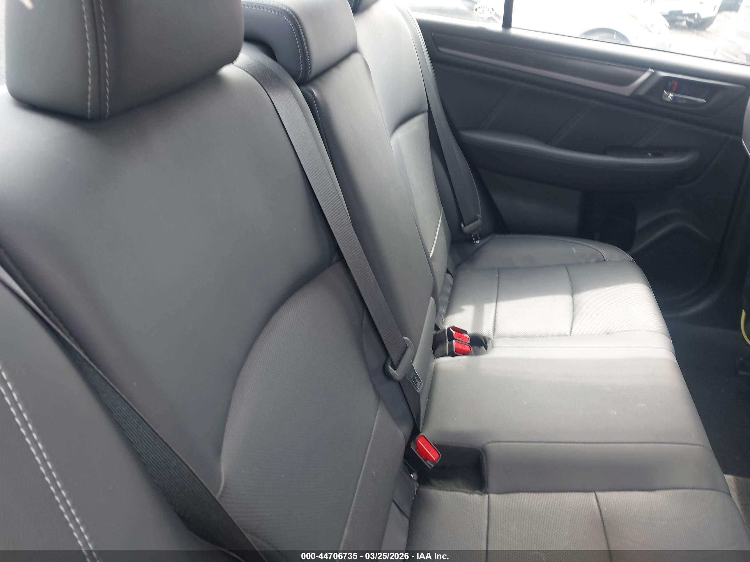 SUBARU LEGACY image 8